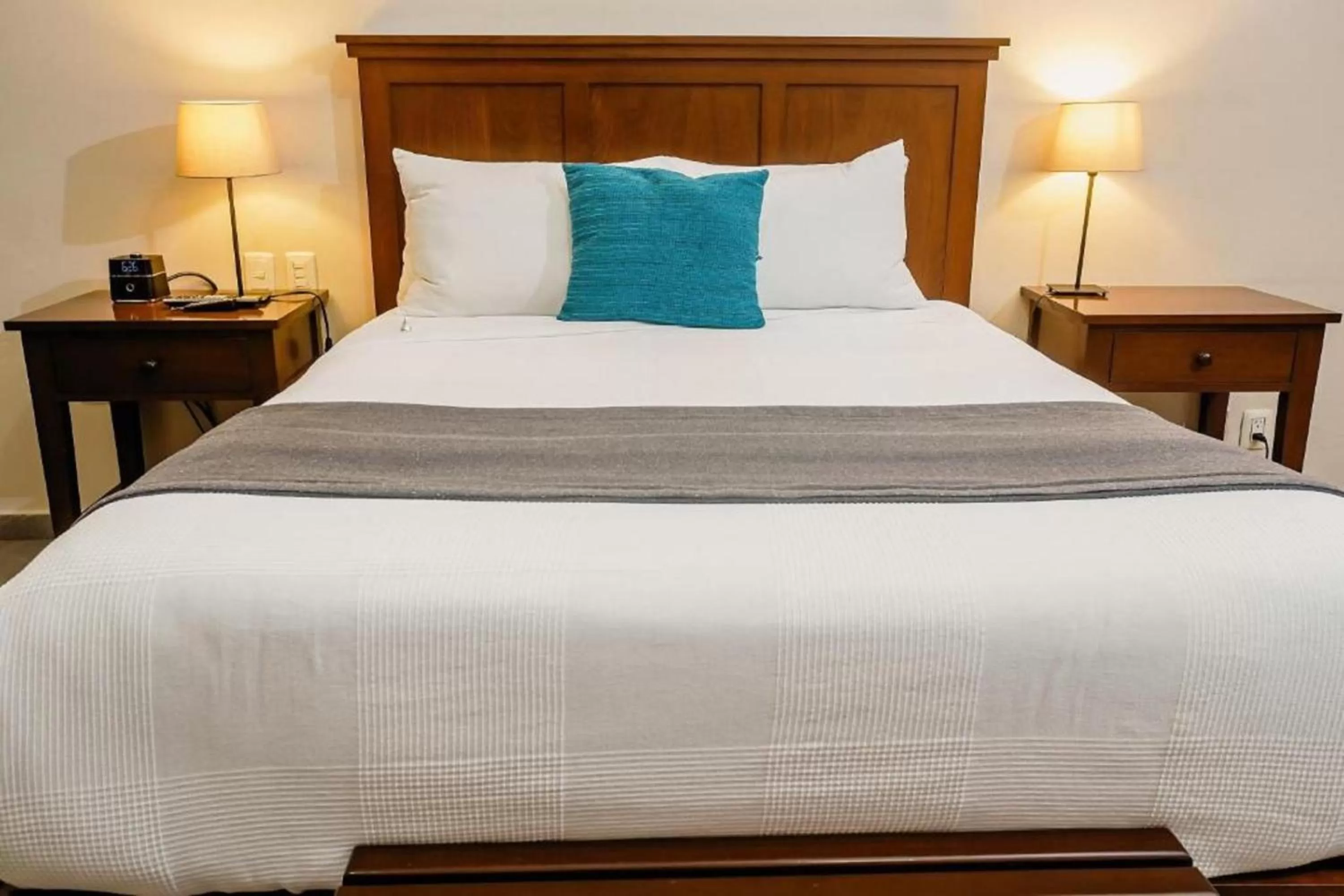 Queen Room with Courtyard View in Casa Lucila Mazatlán Curamoria Collection