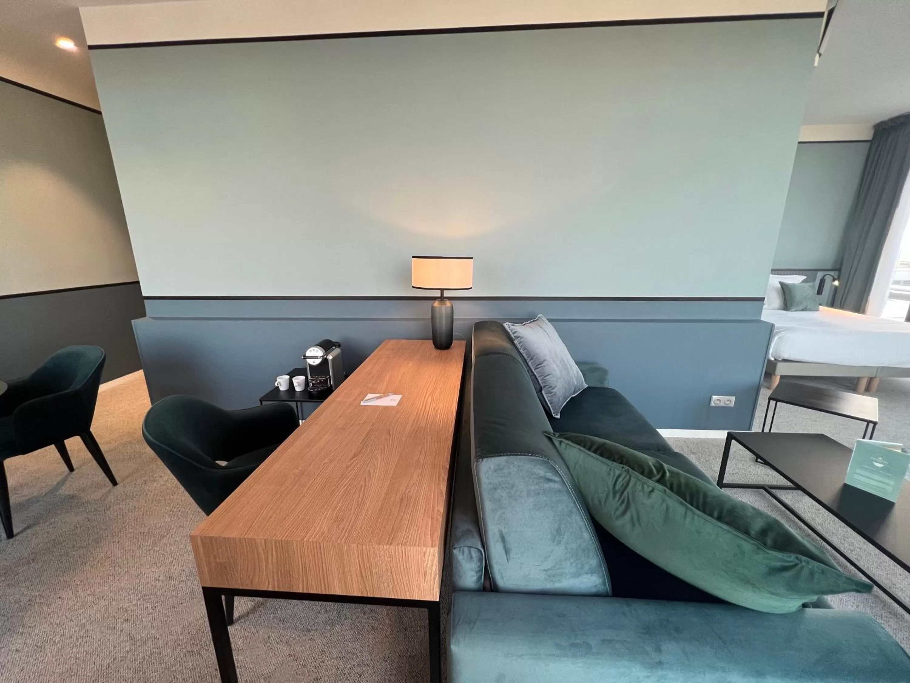 Seating area in L'Échappée - Hôtel Casino Dieppe