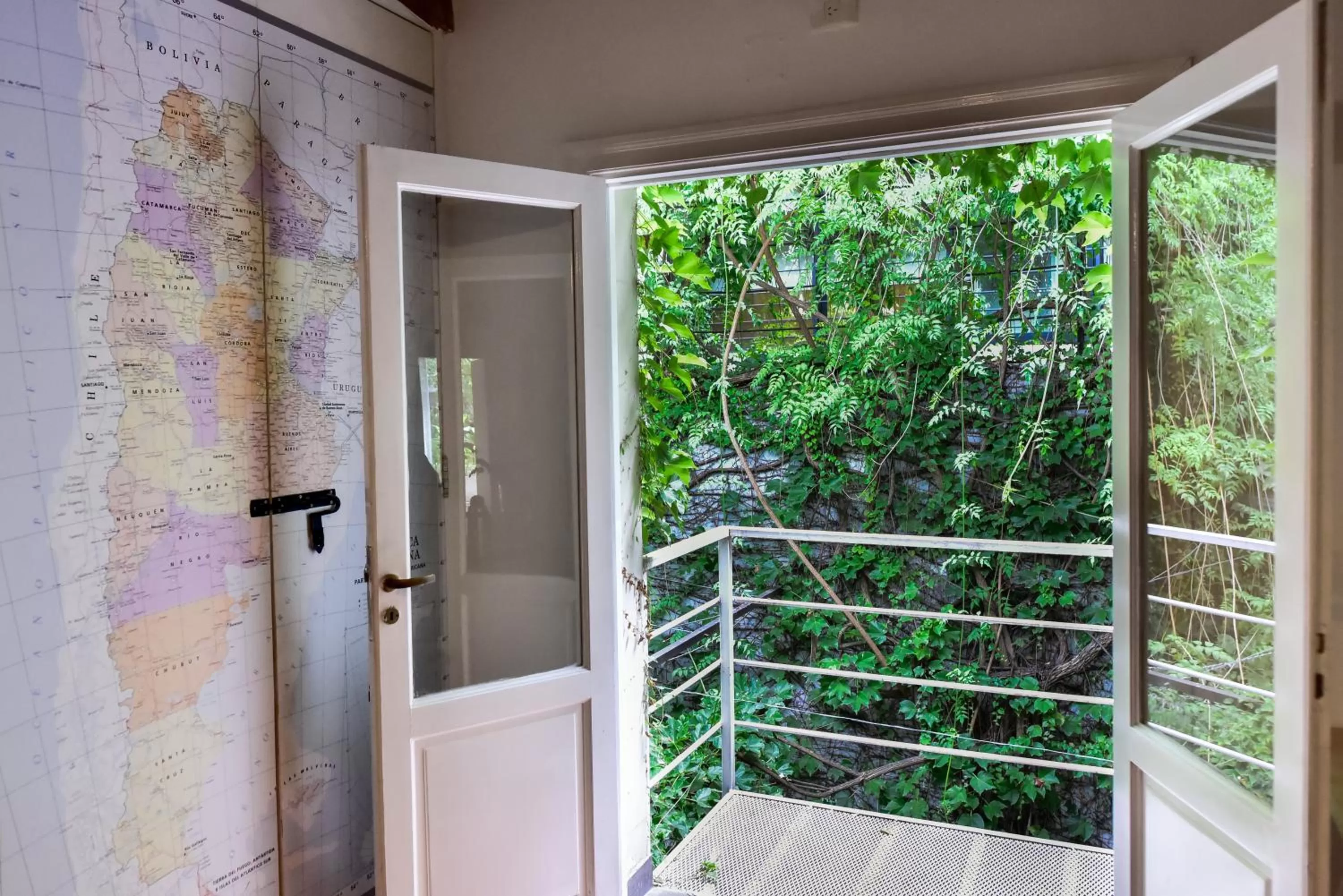 Garden view, Bathroom in Casa Caravan - Plant Based Concept House