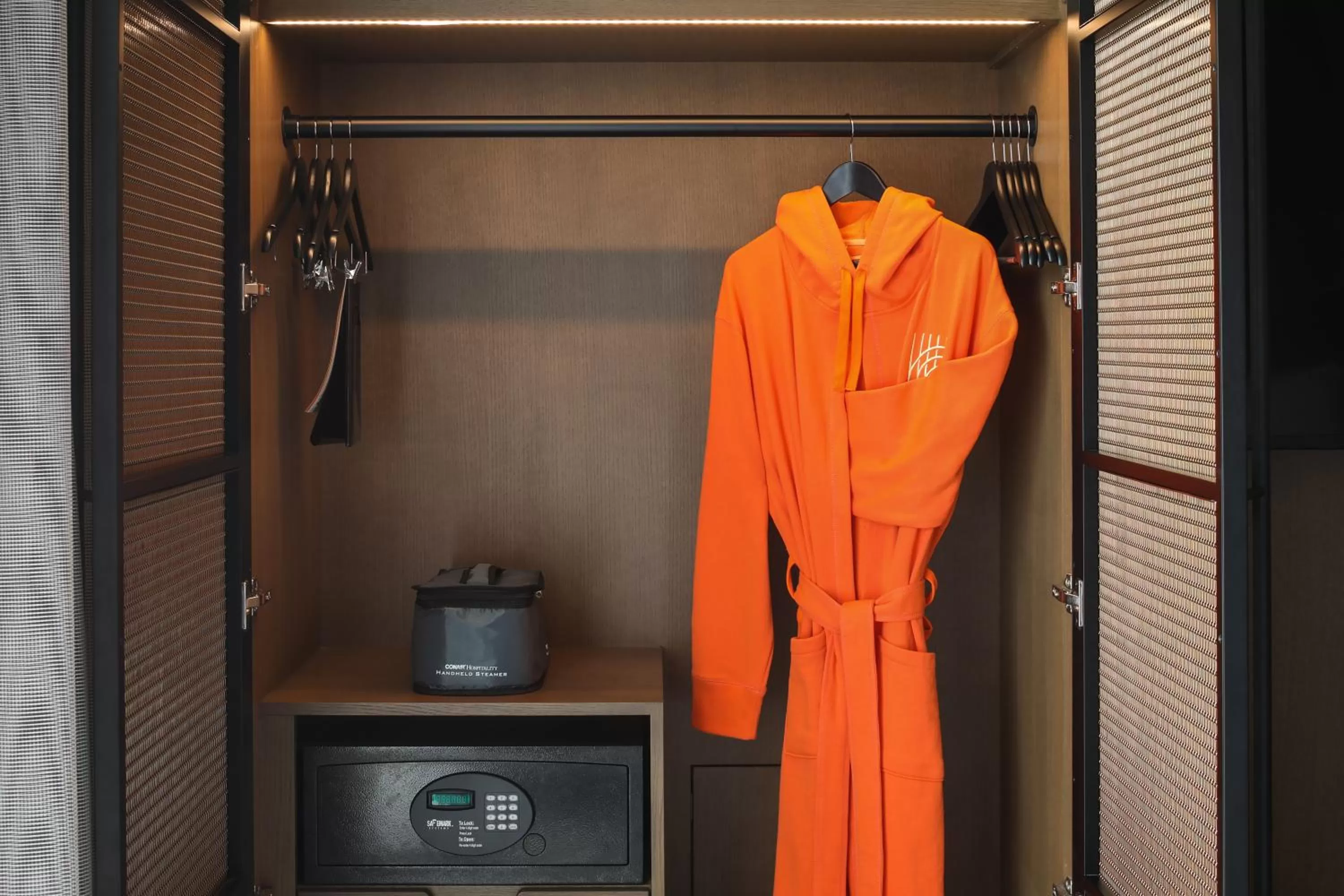 safe in The Trade, Autograph Collection