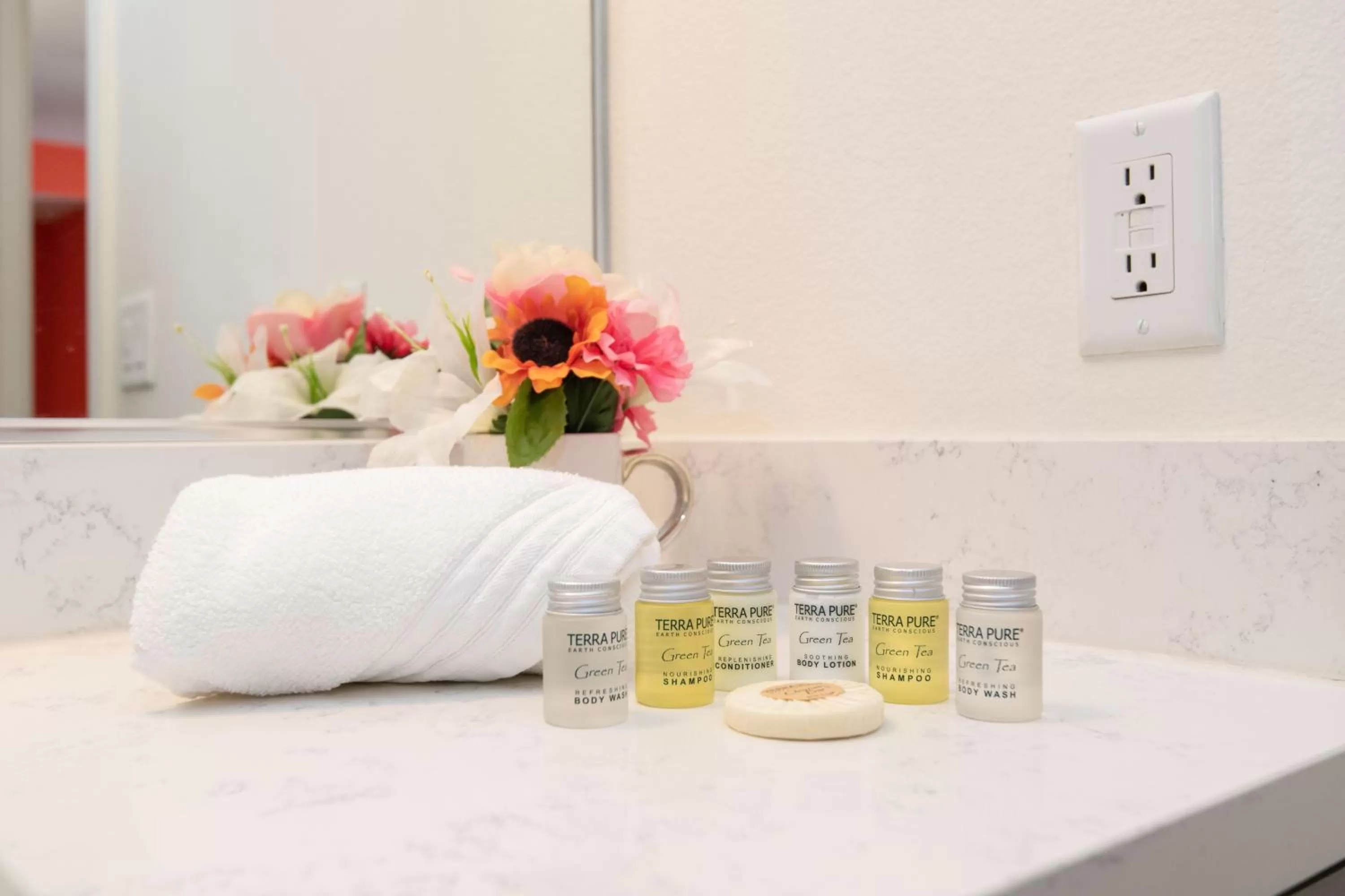 Bed in Modern Apartment Rentals