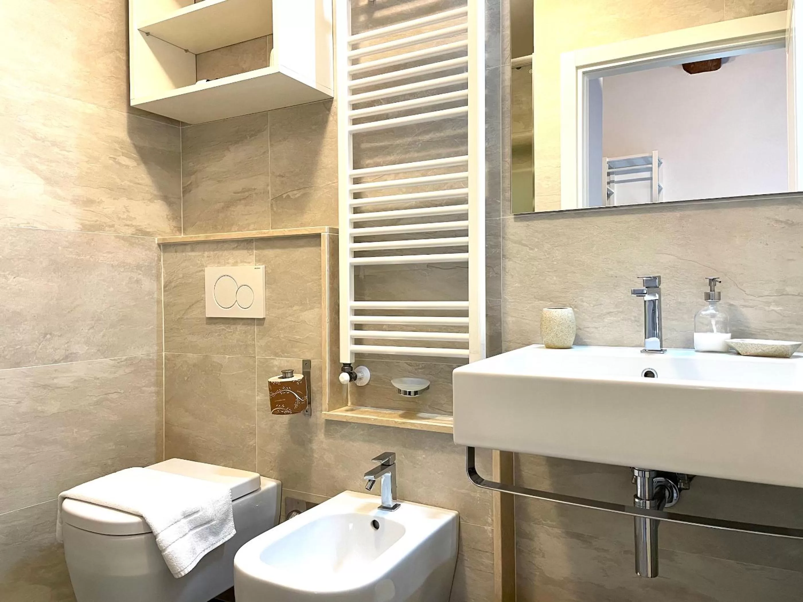 Shower in Canto dei Servi