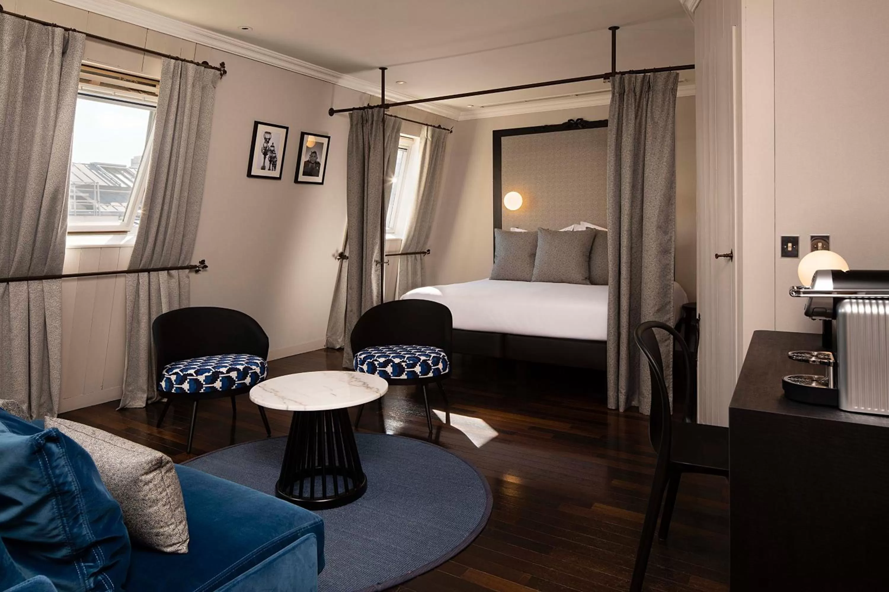 Photo of the whole room, Bed in Hôtel Elysées Régencia