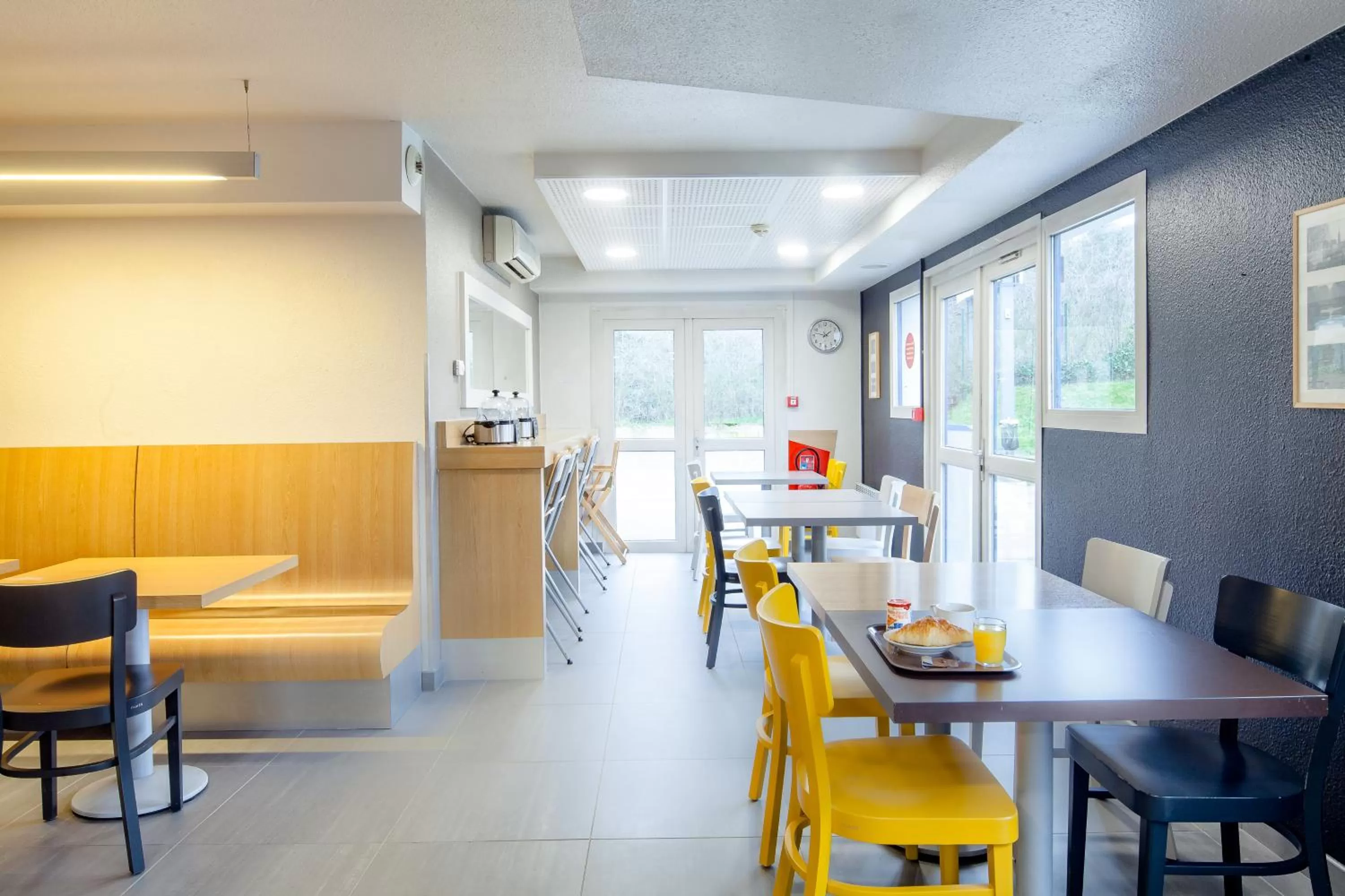 Buffet breakfast in B&B HOTEL Montlhery