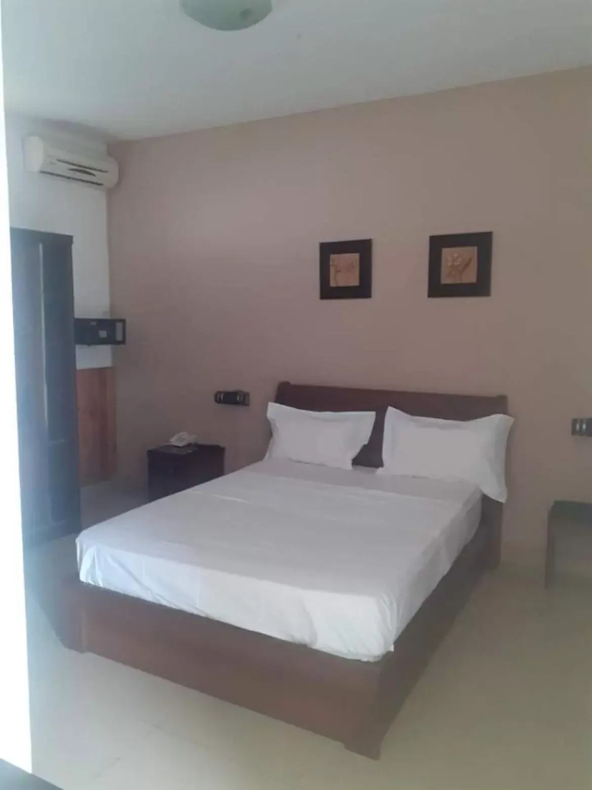 Standard Double Room - single occupancy in Hôtel La Grillade Standard Double Room - single occupancy in Hôtel La Grillade