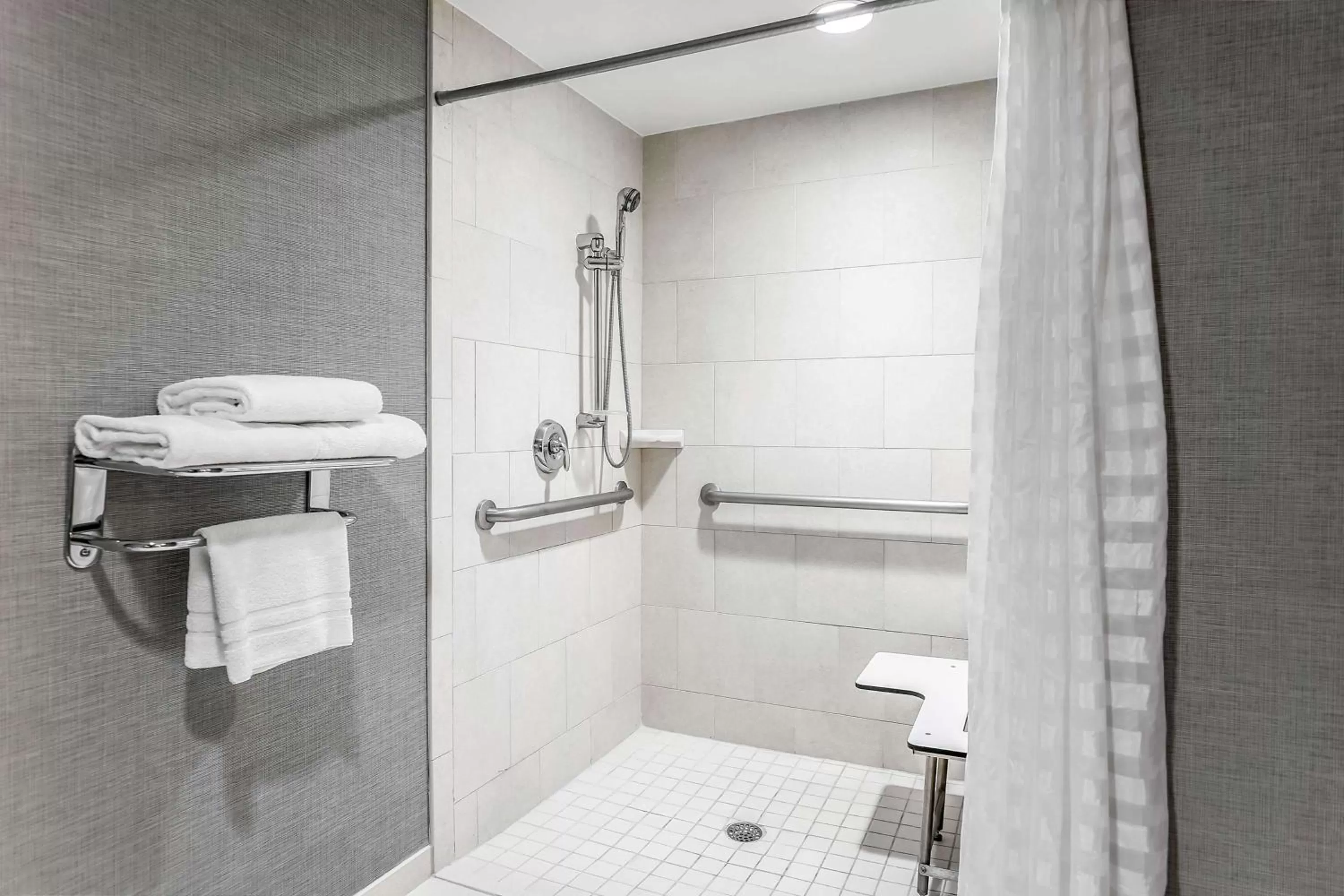 Bathroom in Hyatt Place Lake Mary/Orlando North