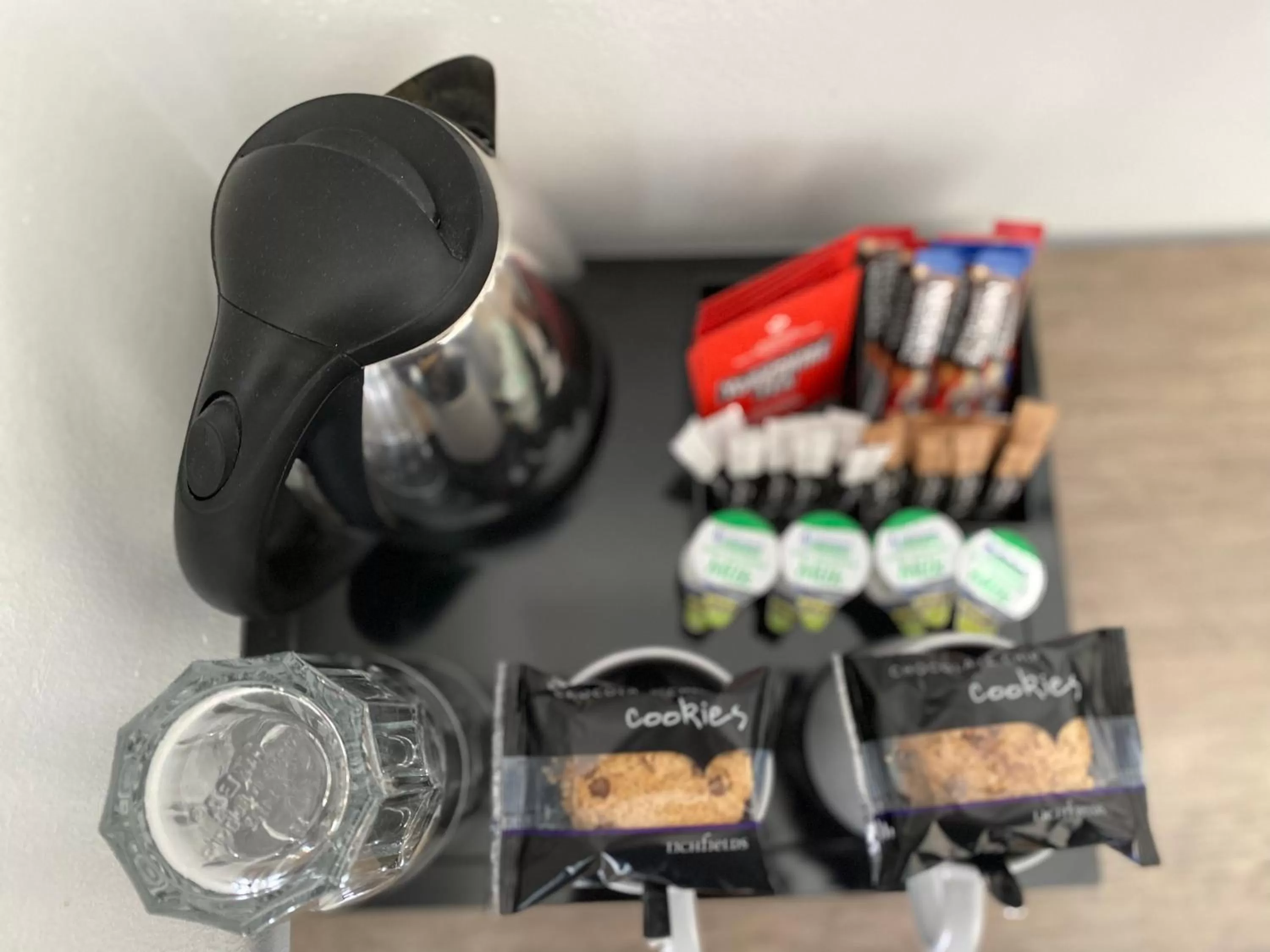 Coffee/tea facilities in Crows Hotel