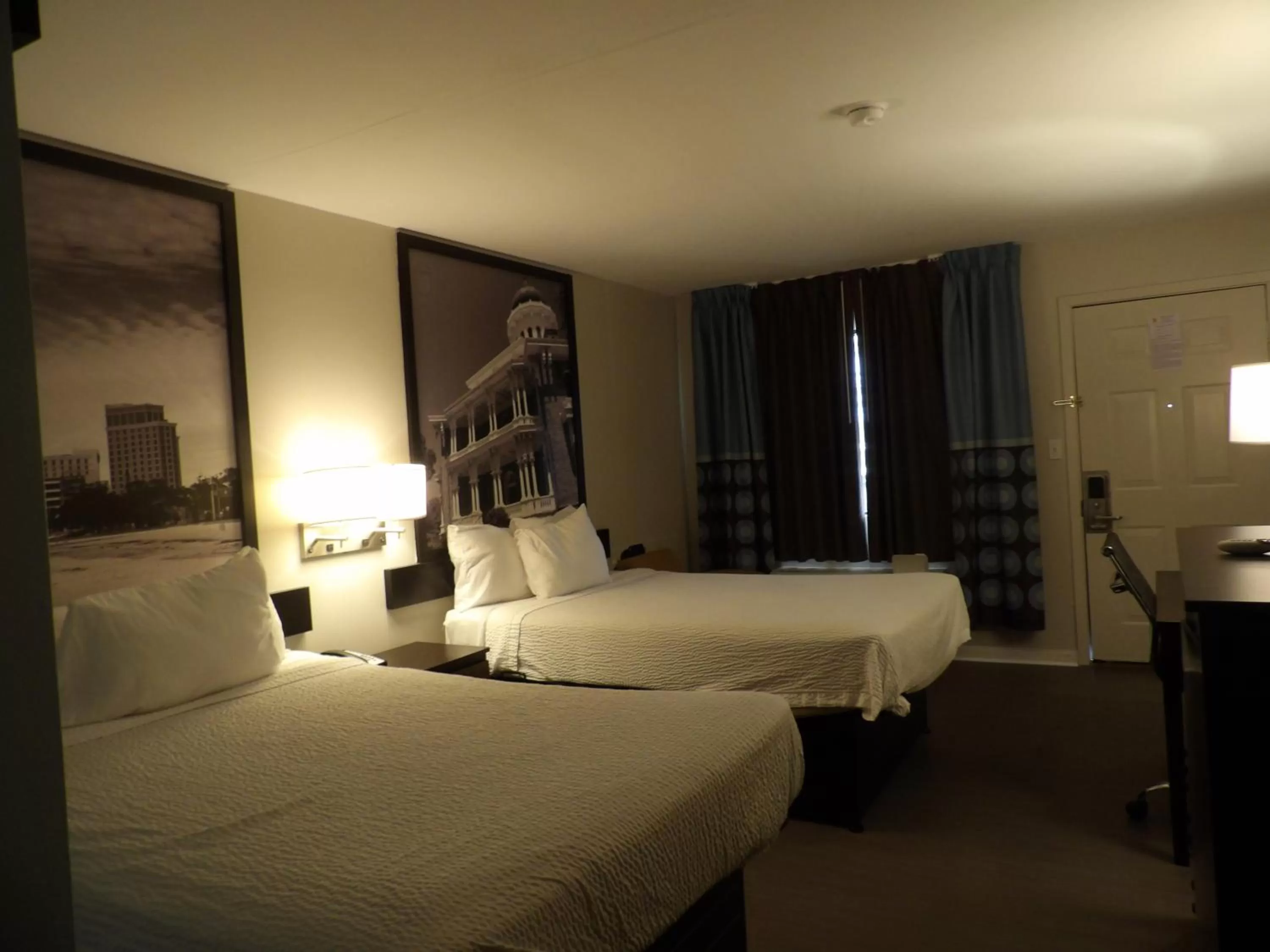 Photo of the whole room, Bed in Super 8 by Wyndham Ocean Springs Biloxi
