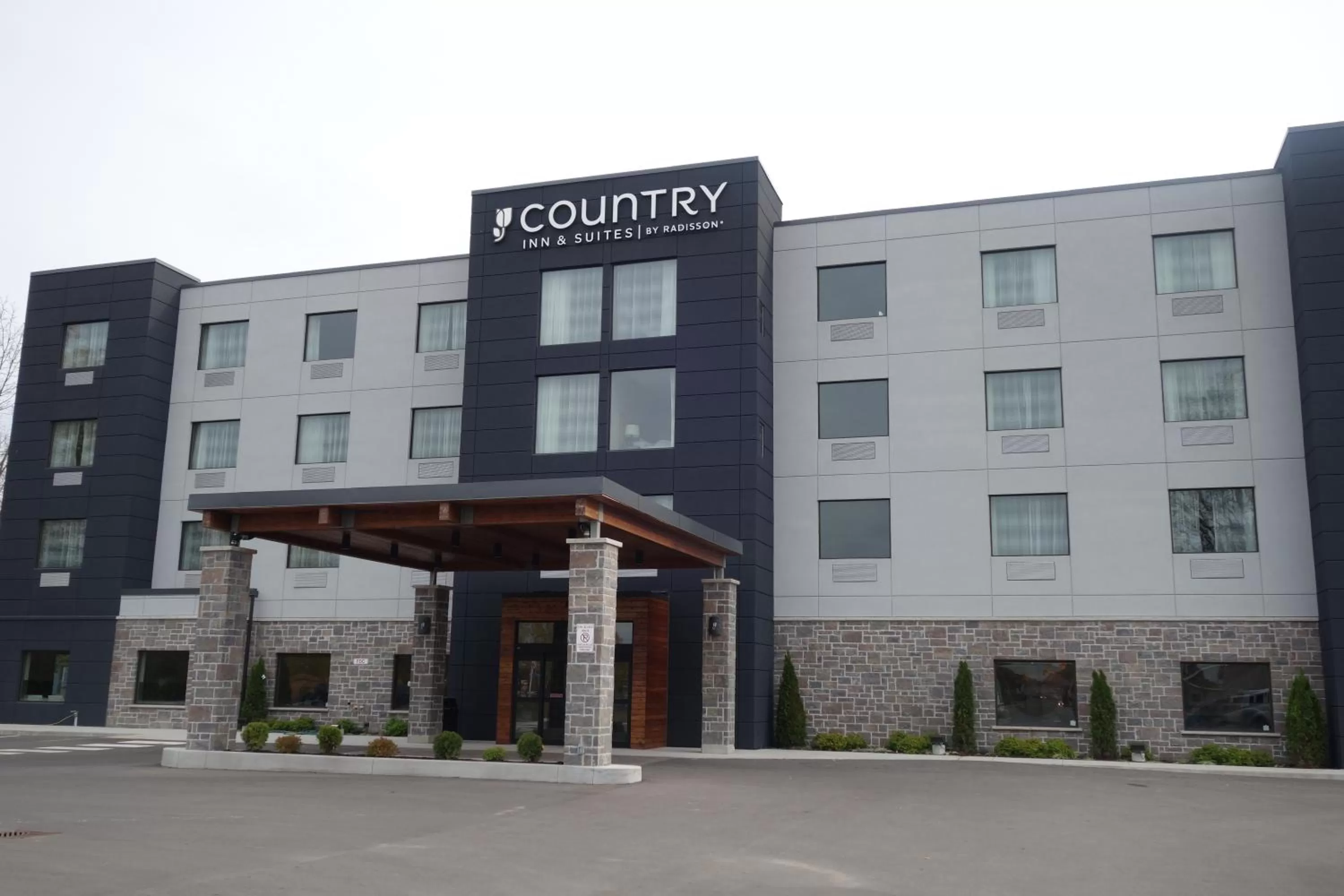 Property building in Country Inn & Suites by Radisson, Belleville, ON