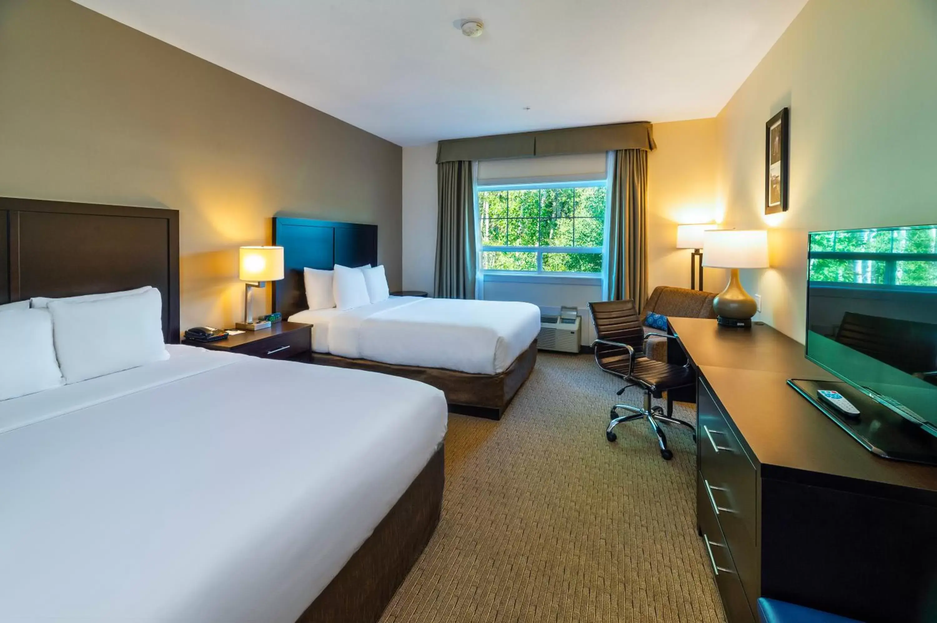 Queen Room with Two Queen Beds - Non-Smoking in Comfort Inn & Suites Queen Room with Two Queen Beds - Non-Smoking in Comfort Inn & Suites