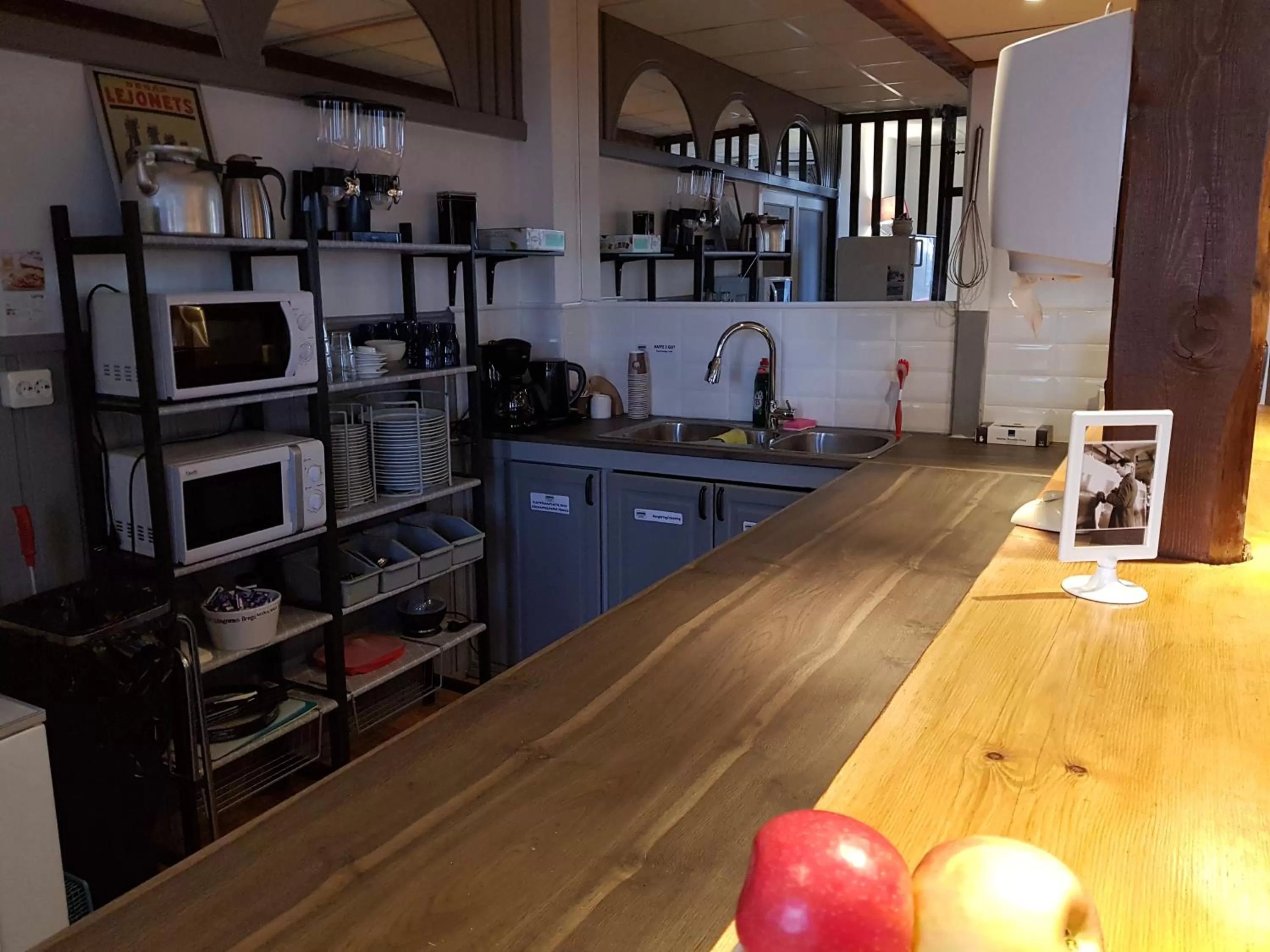 Communal kitchen in Brukshotellet Skinnsberg