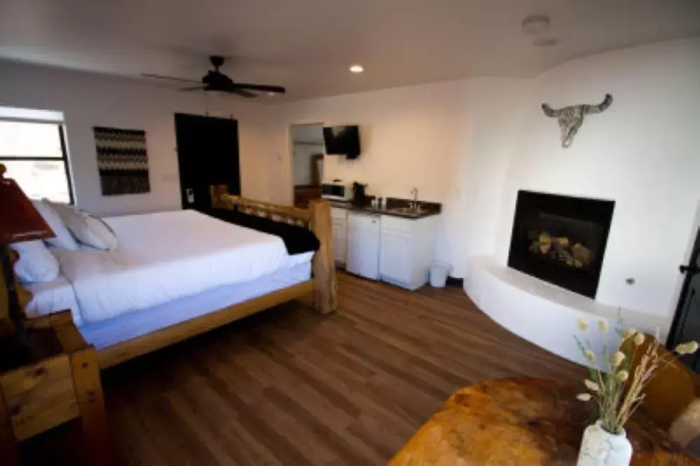 King Studio in Creekside Lodge and Cabins King Studio in Creekside Lodge and Cabins