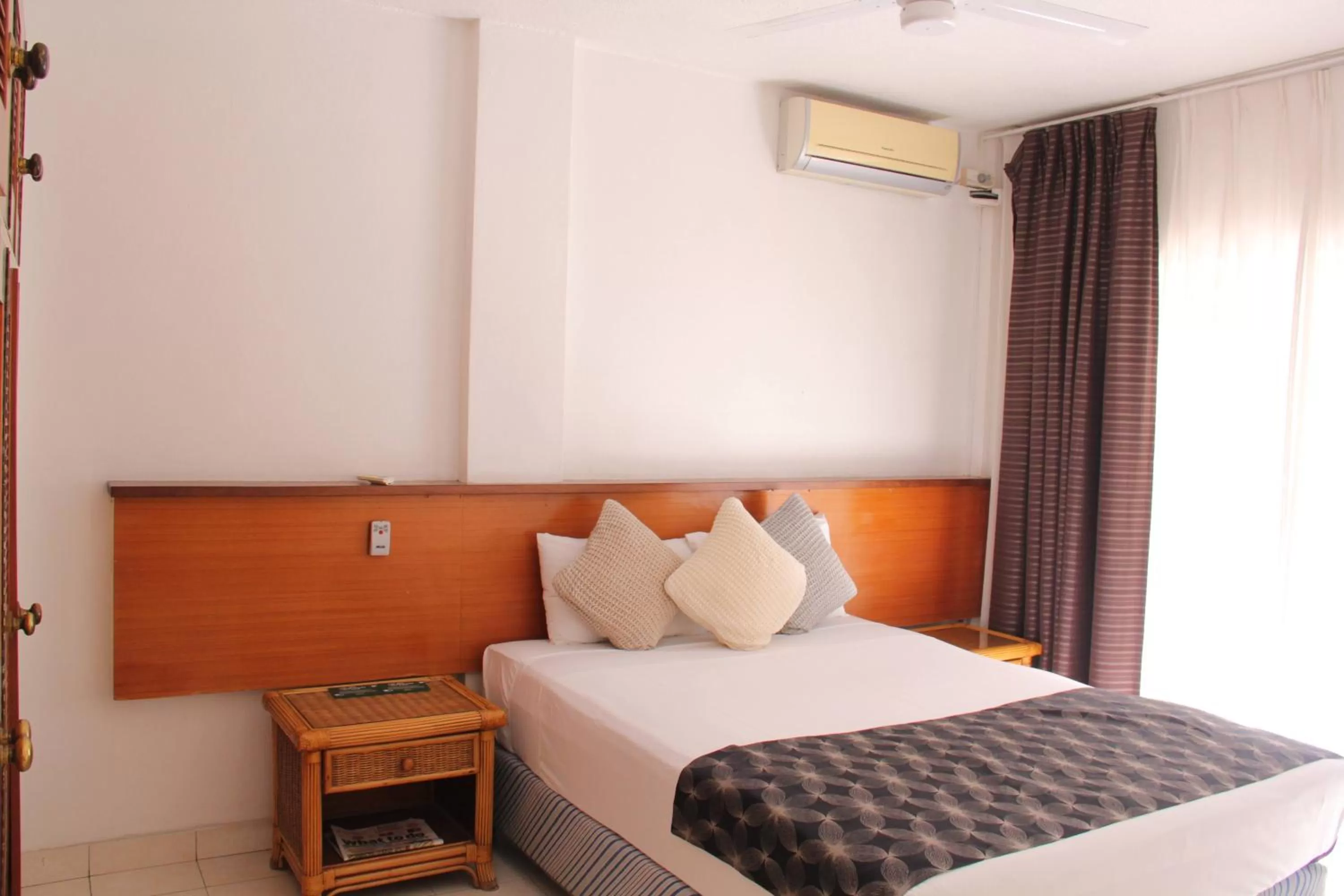 Bed in The Melanesian Port Vila