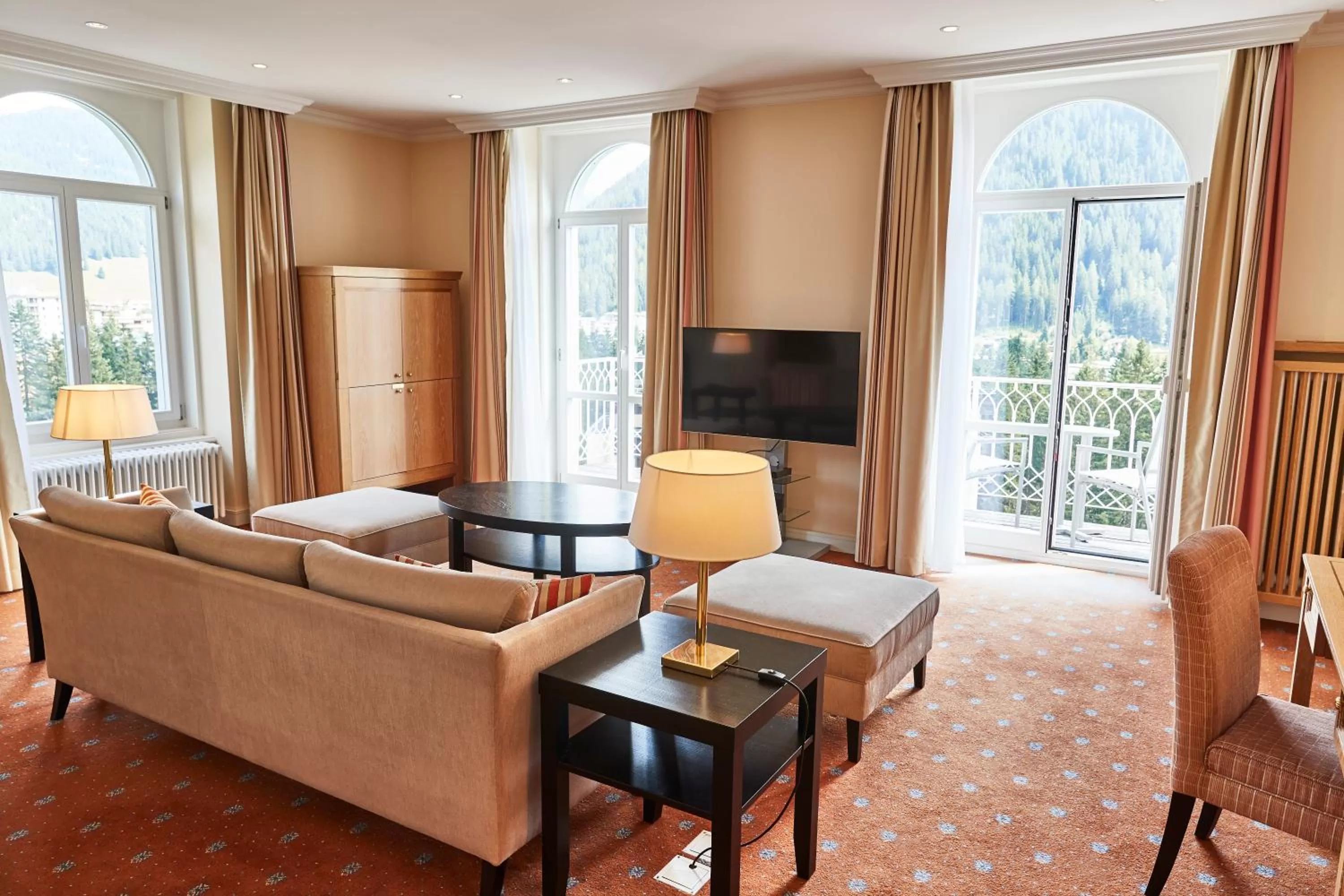 Living room in Steigenberger Icon Grandhotel Belvédère