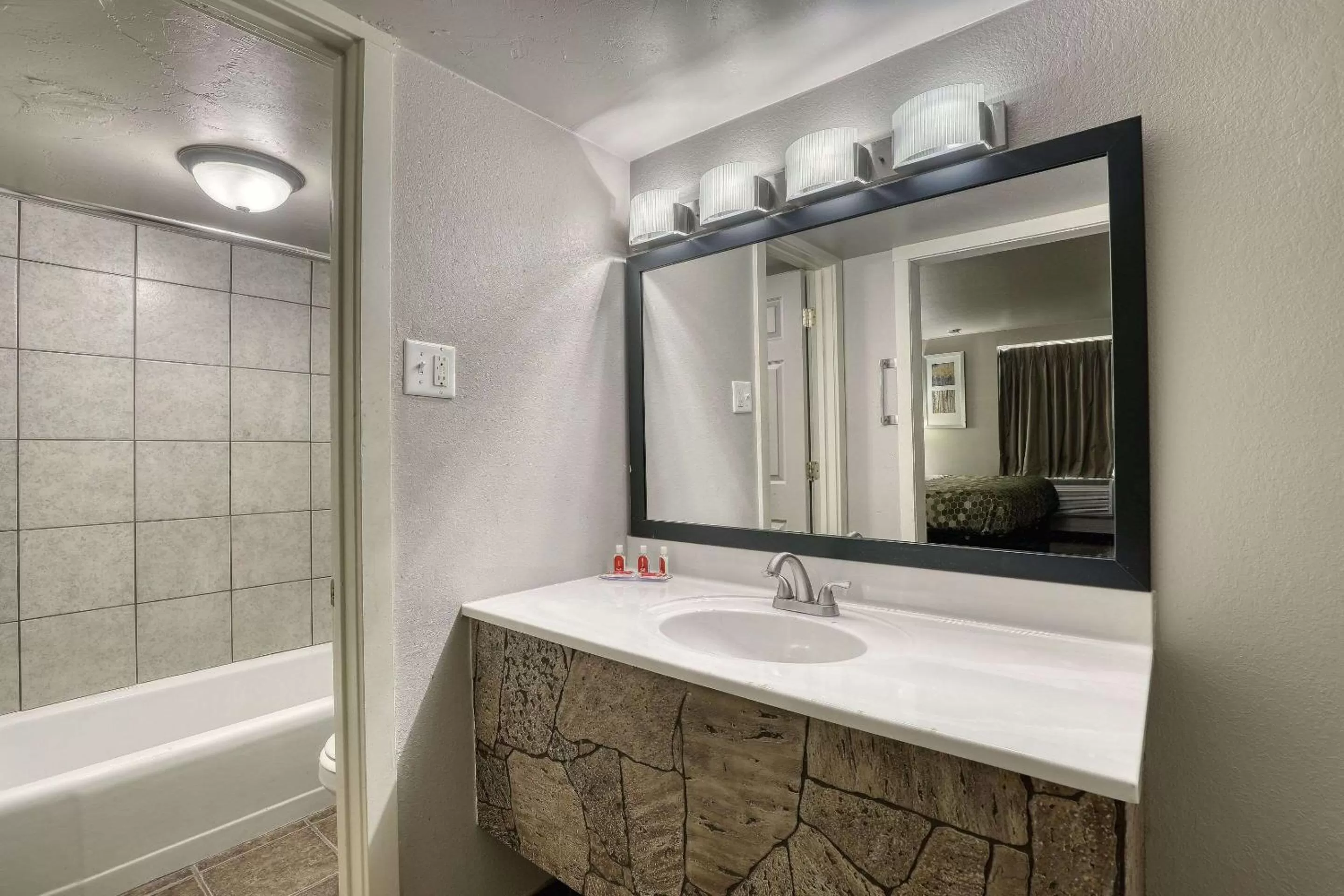 Bedroom in Suburban Studios Neenah-Appleton