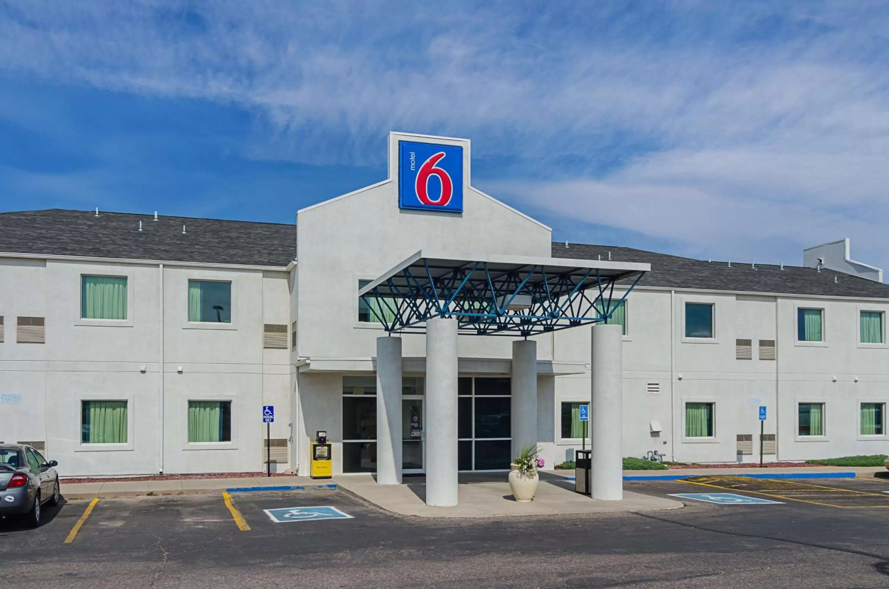 Property building in Motel 6-Wheatland, WY