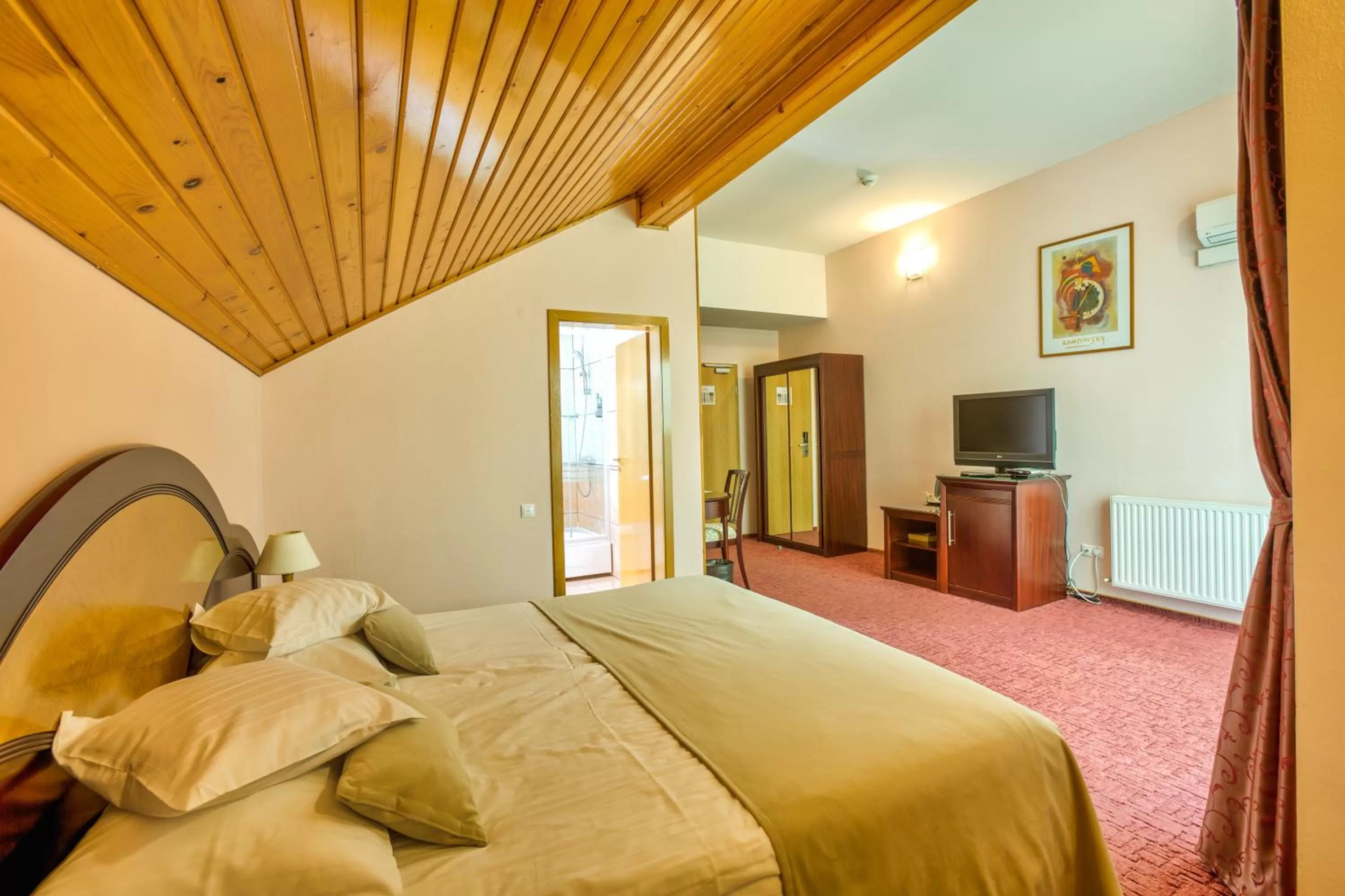 Bedroom, Bed in Hotel Ambient