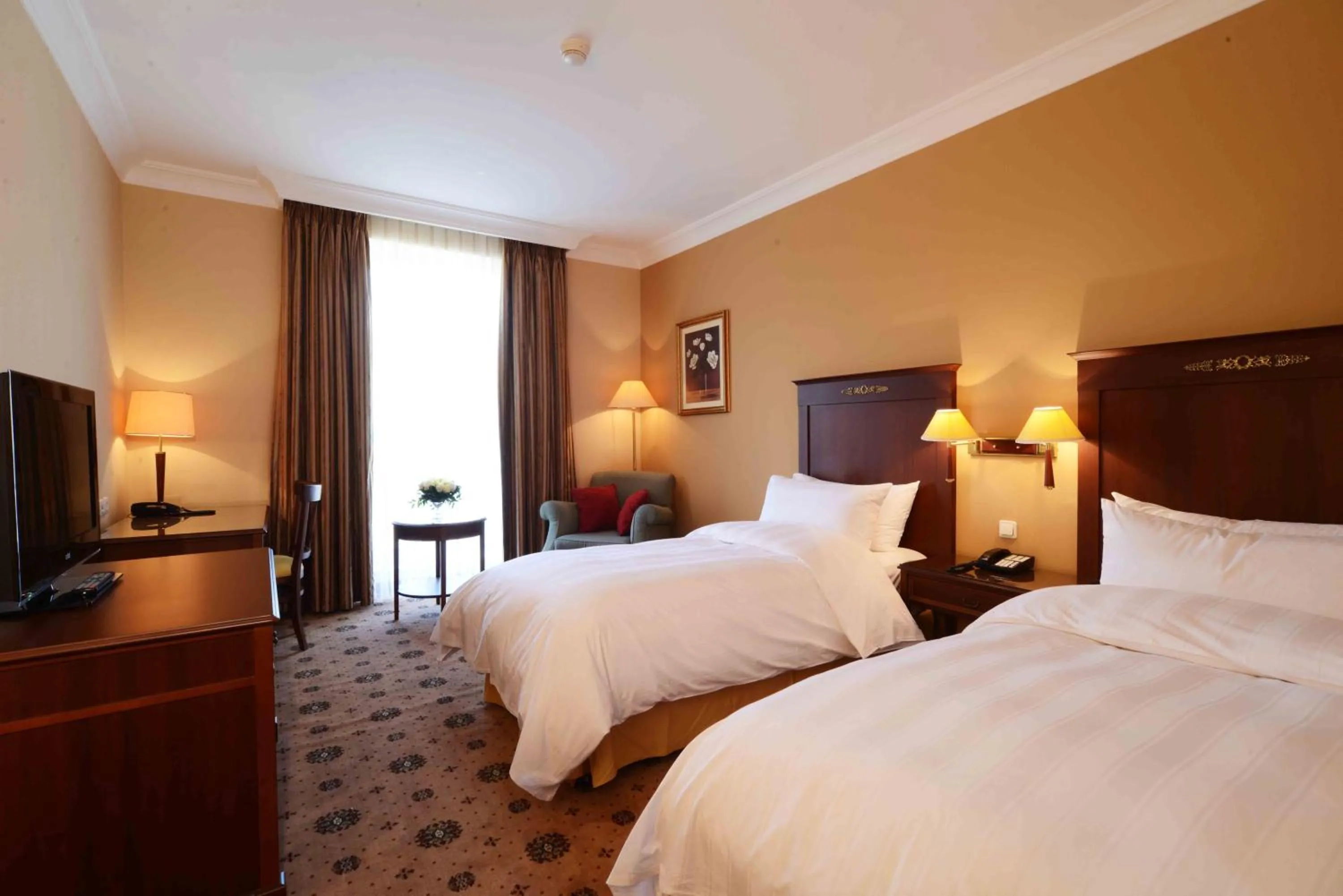 Bedroom, Bed in LOTTE City Hotels Tashkent Palace