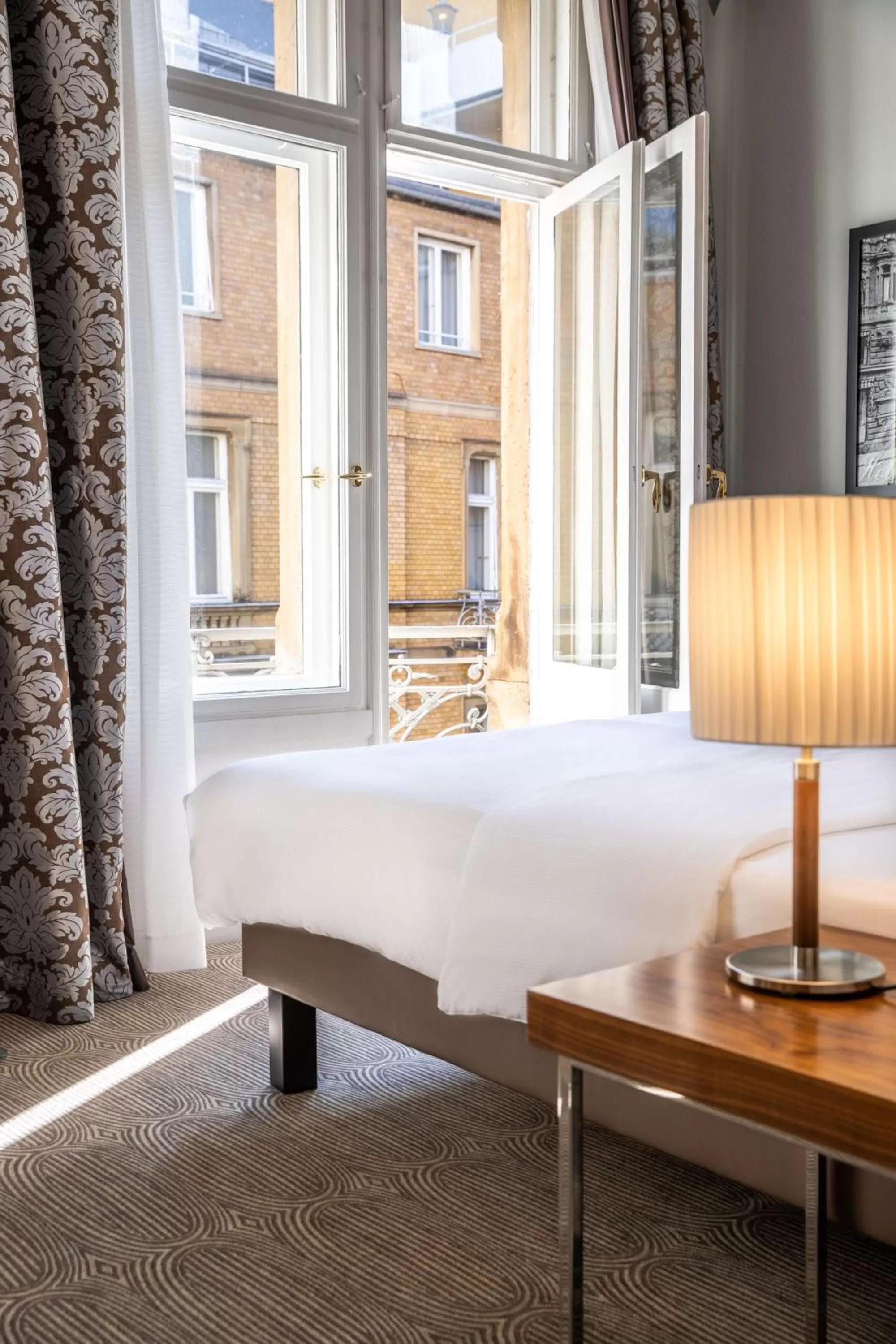 Balcony/Terrace, Bed in Radisson Blu Hotel Schwarzer Bock Wiesbaden