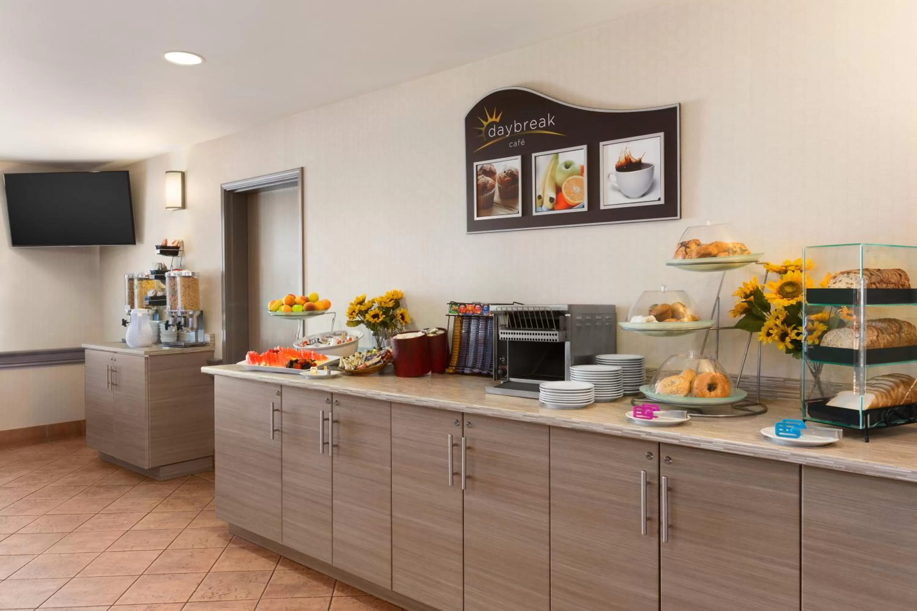 Restaurant/places to eat in Days Inn by Wyndham Ottawa Airport
