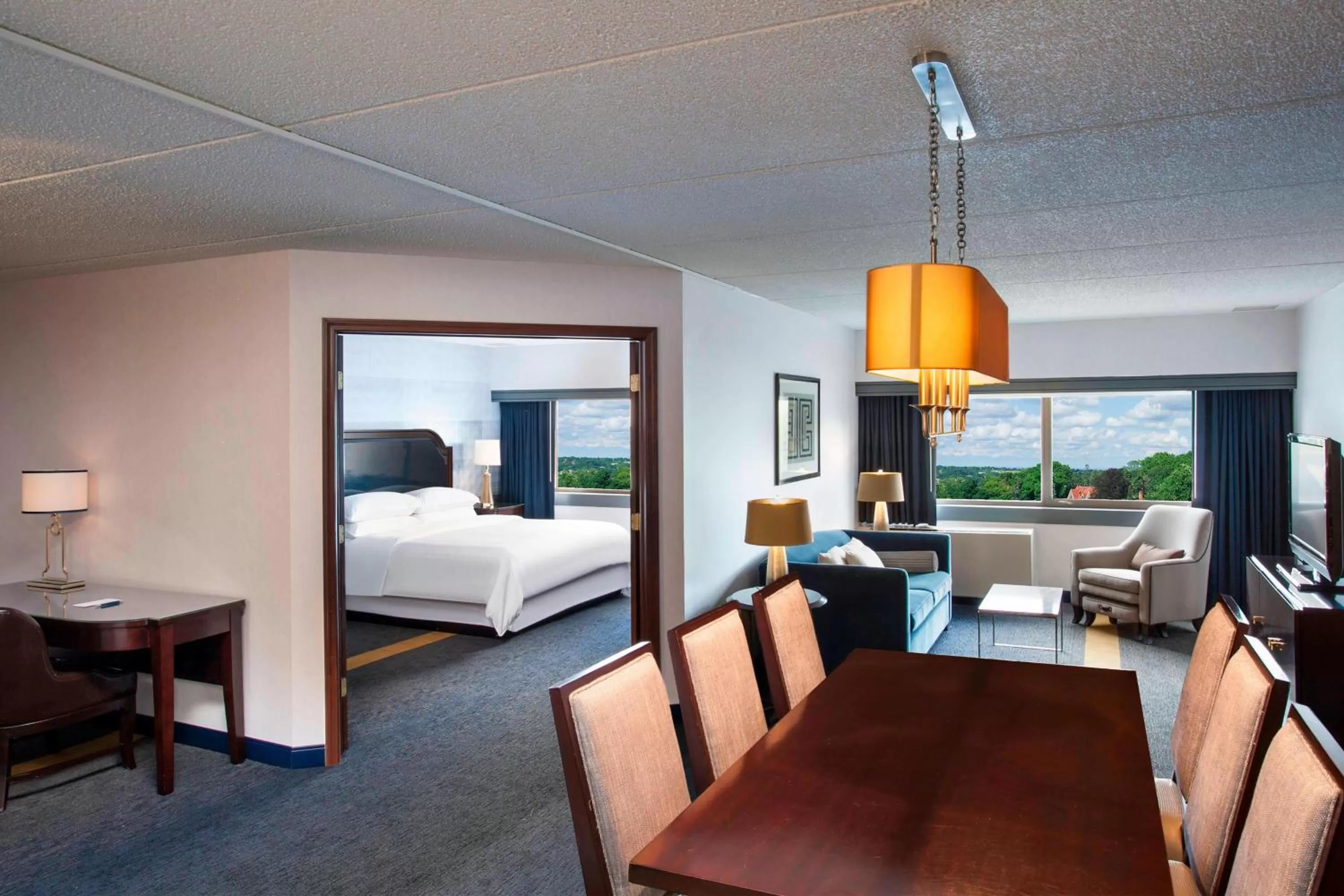 Bedroom in Sheraton Syracuse University Hotel and Conference Center