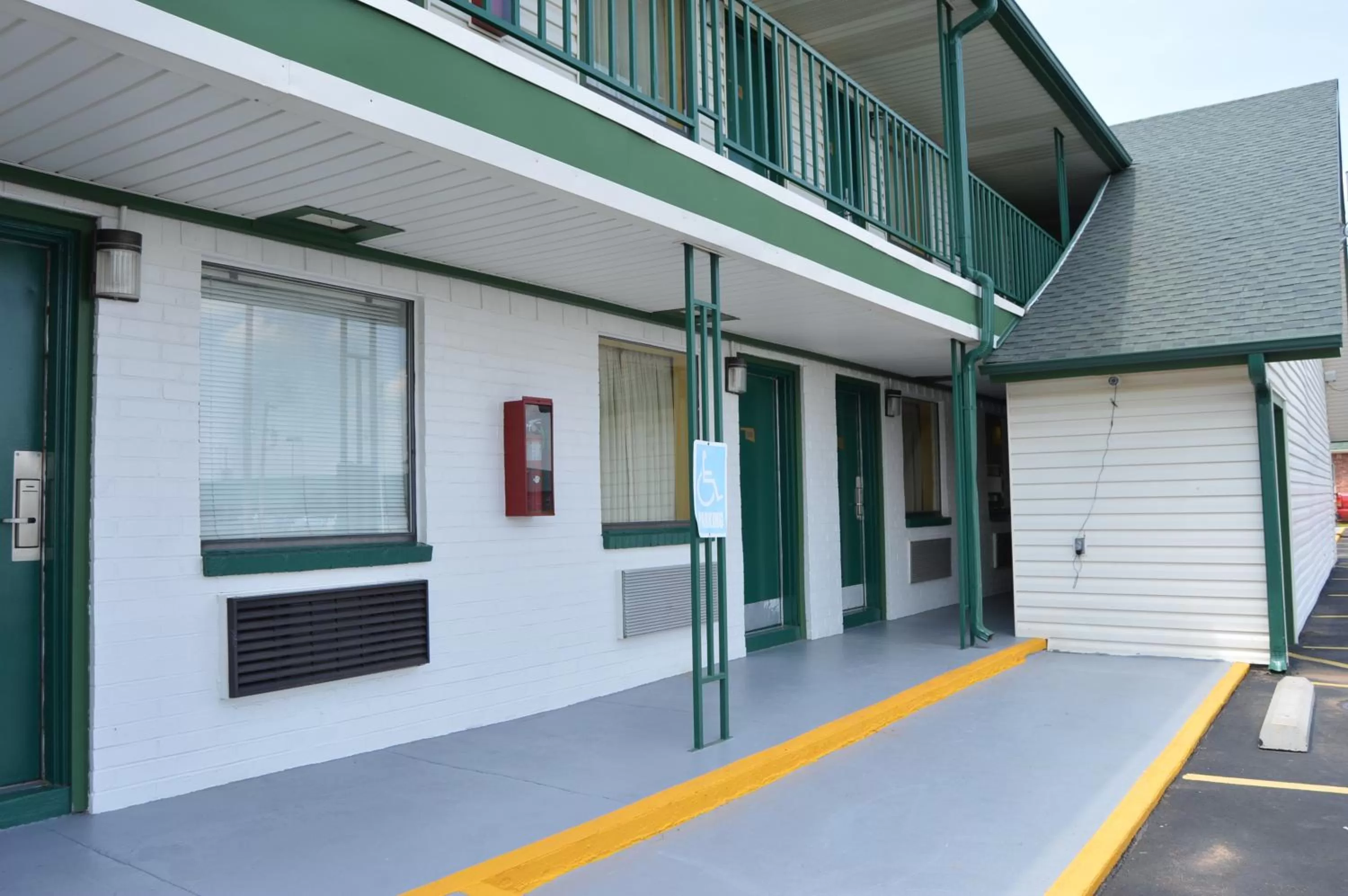 Property building in Travel Inn Weatherford