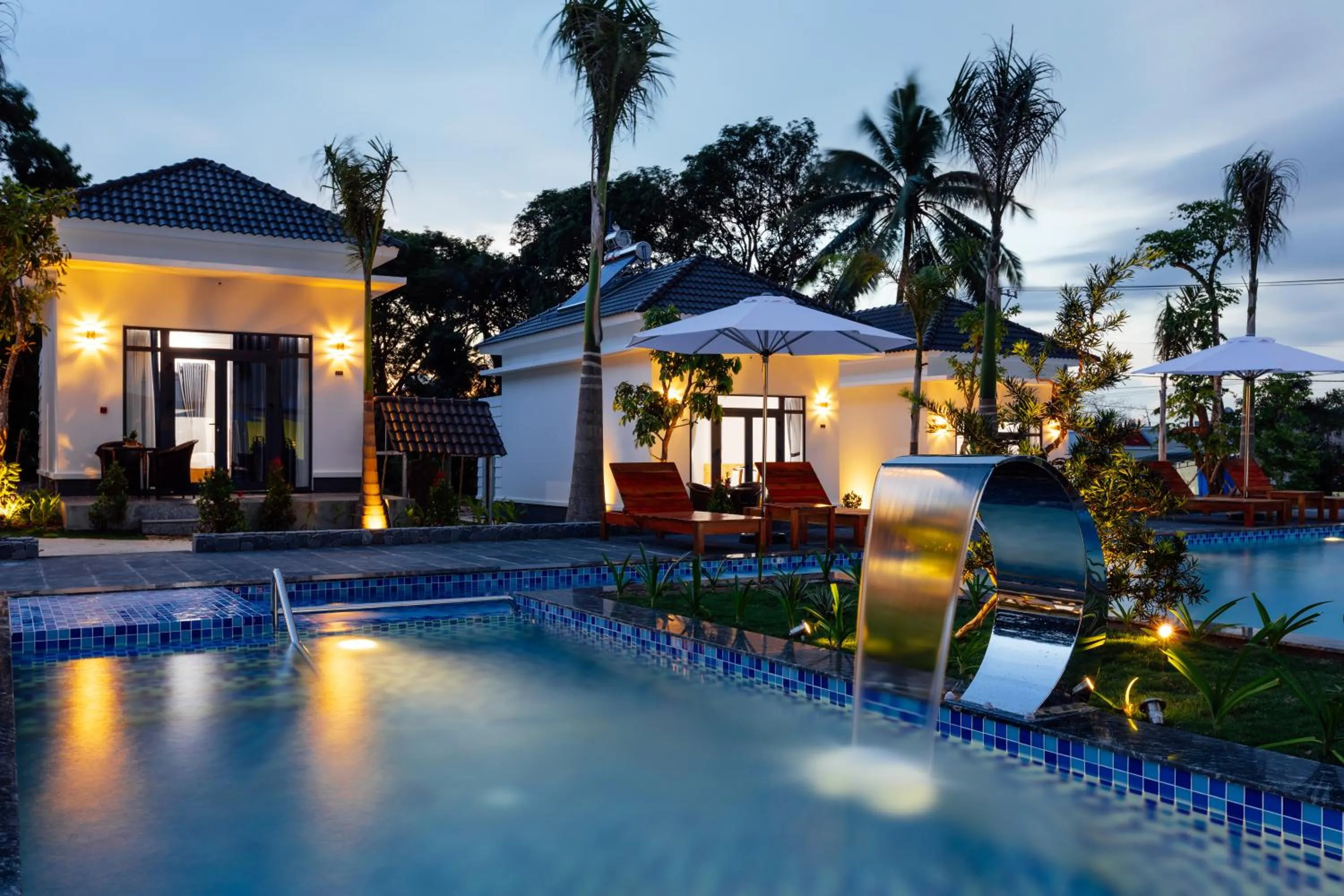 Swimming pool in Xuan Hien Resort - Sea Pearl Phu Quoc