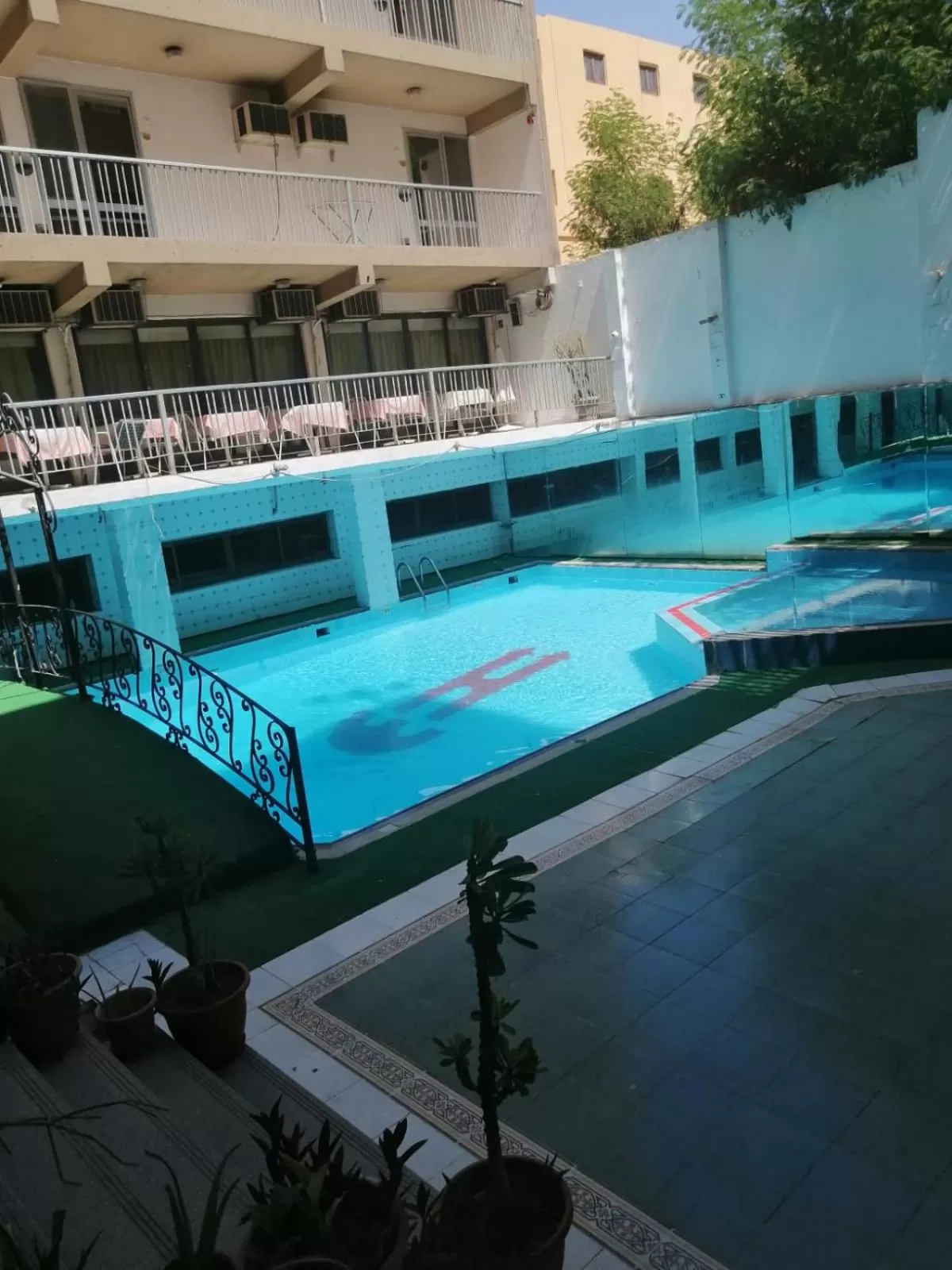 Swimming pool in Windsor Hotel Luxor 中國人之家