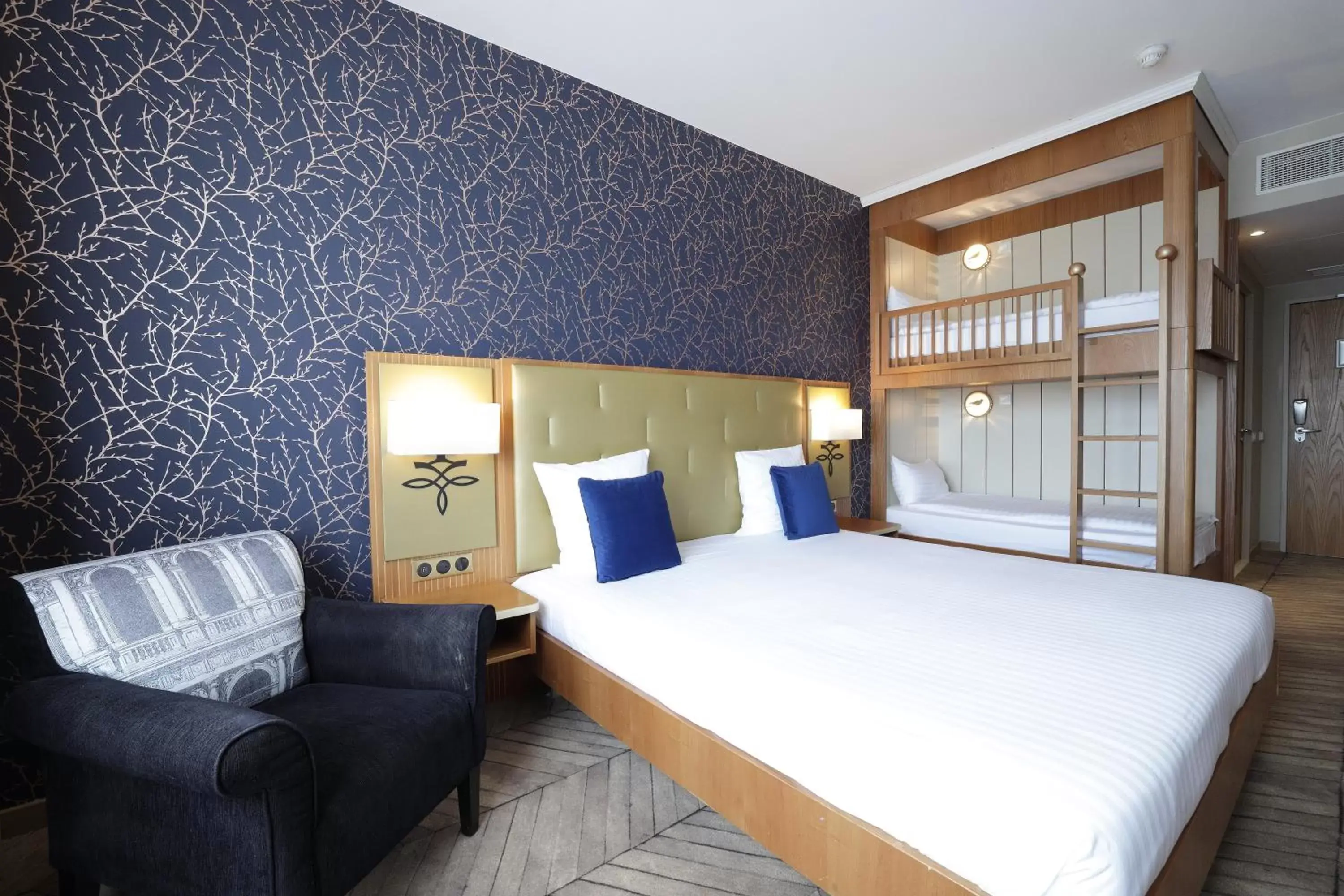 Family Room with Spa access in Dream Castle Hotel Marne La Vallee Family Room with Spa access in Dream Castle Hotel Marne La Vallee