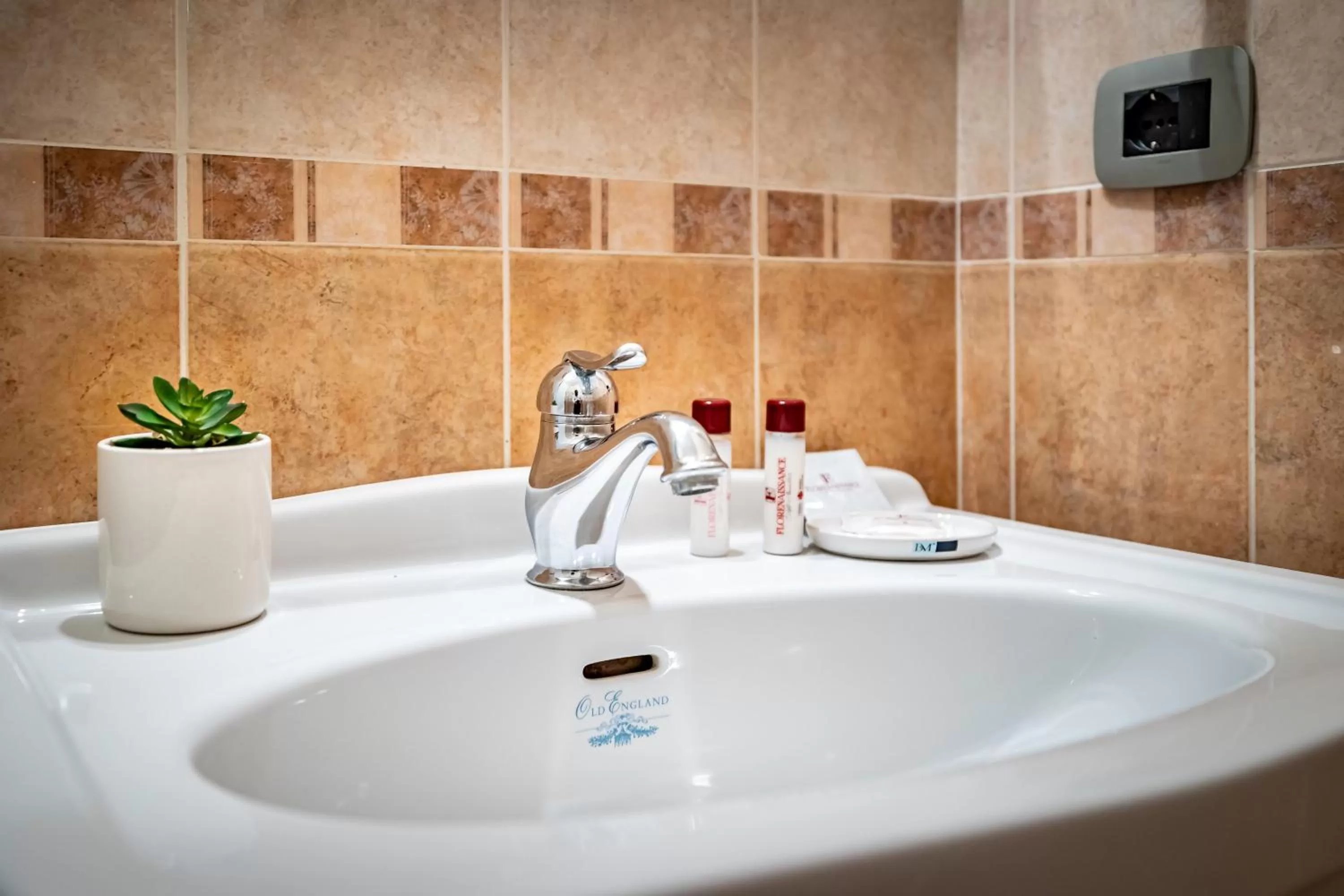 Bathroom in Maison Pitti Florence