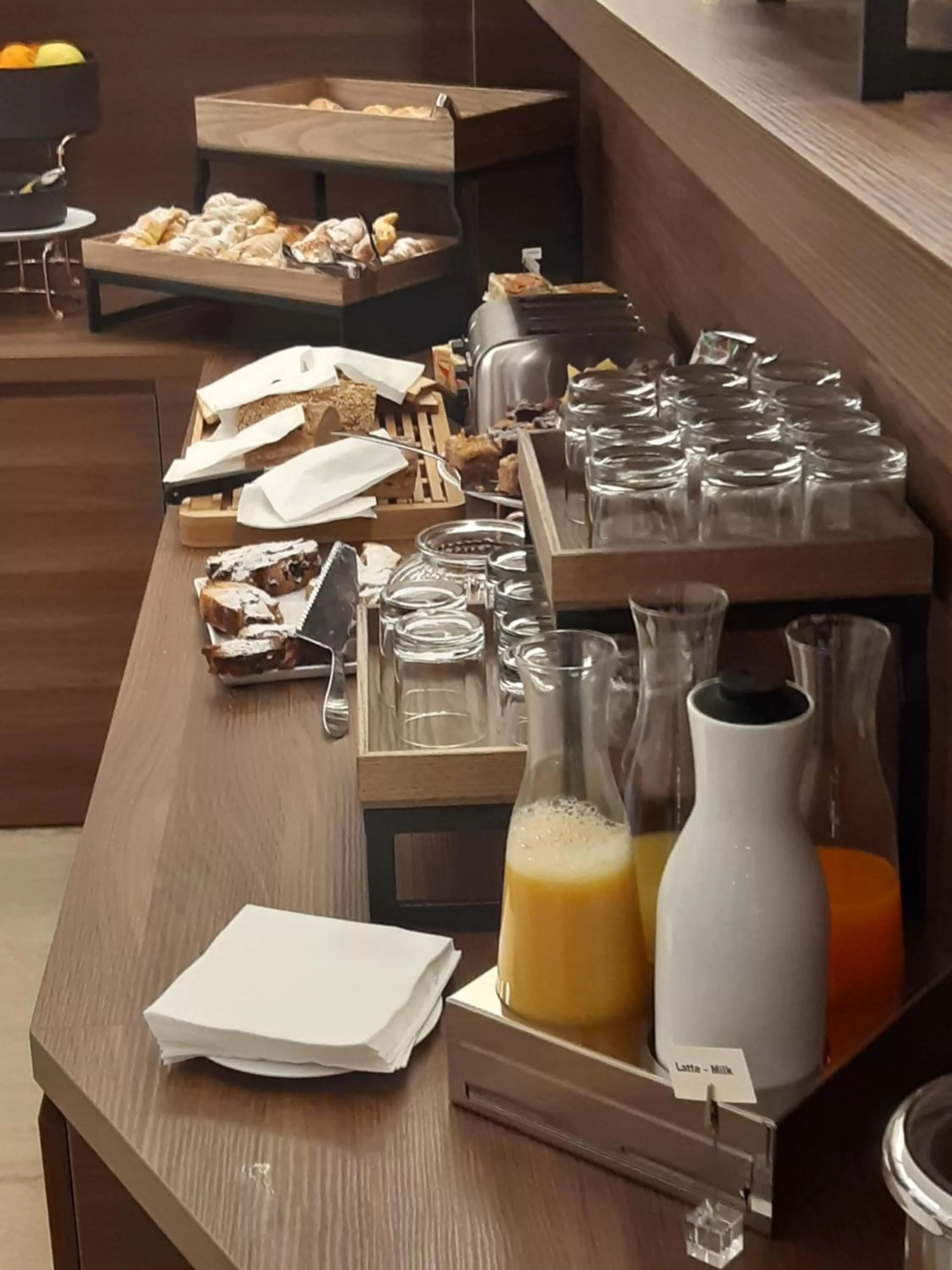 Breakfast in Boutique Hotel Touring