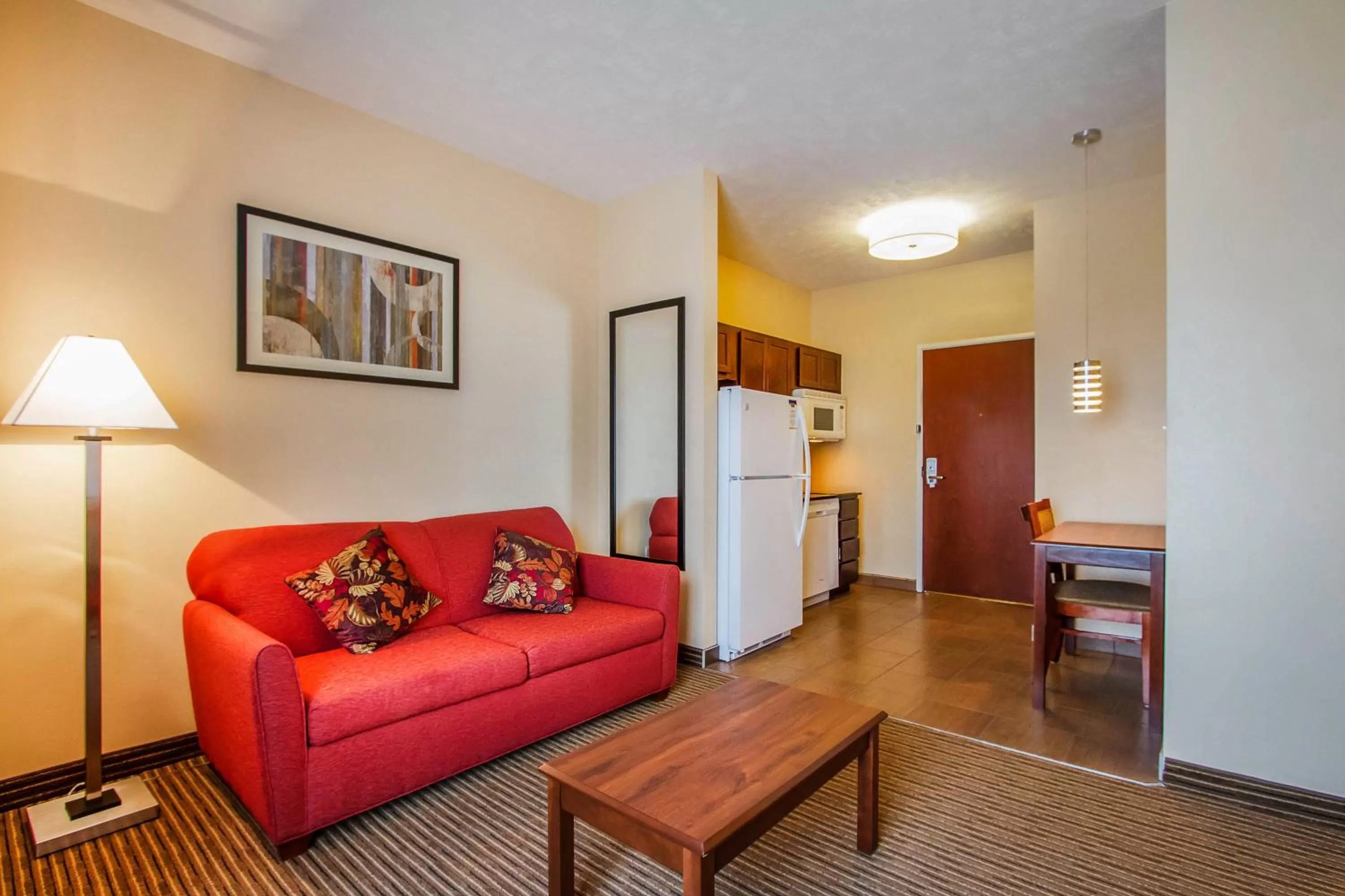 Kitchen or kitchenette in MainStay Suites Grand Island