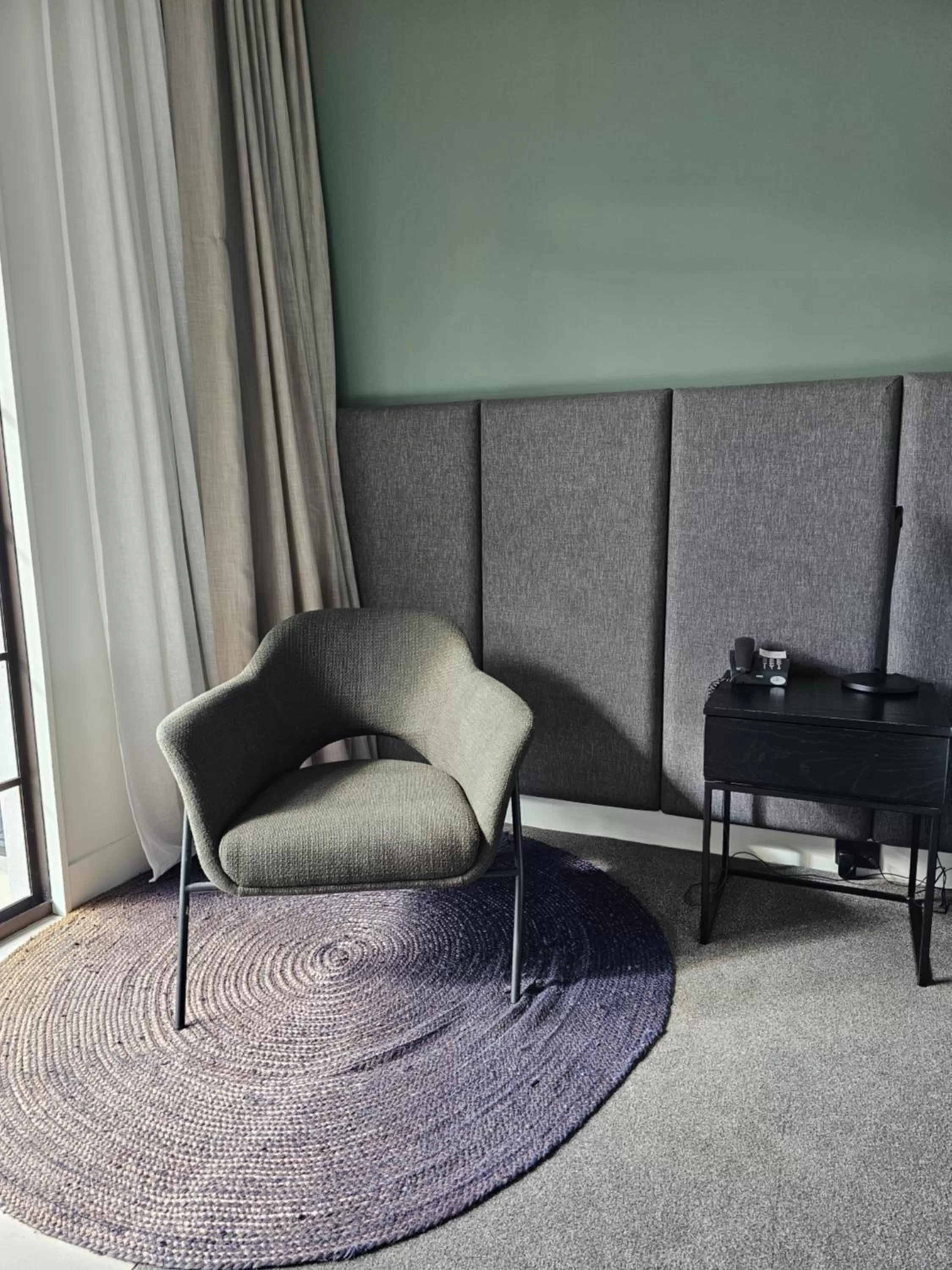 Seating area in The Avenue