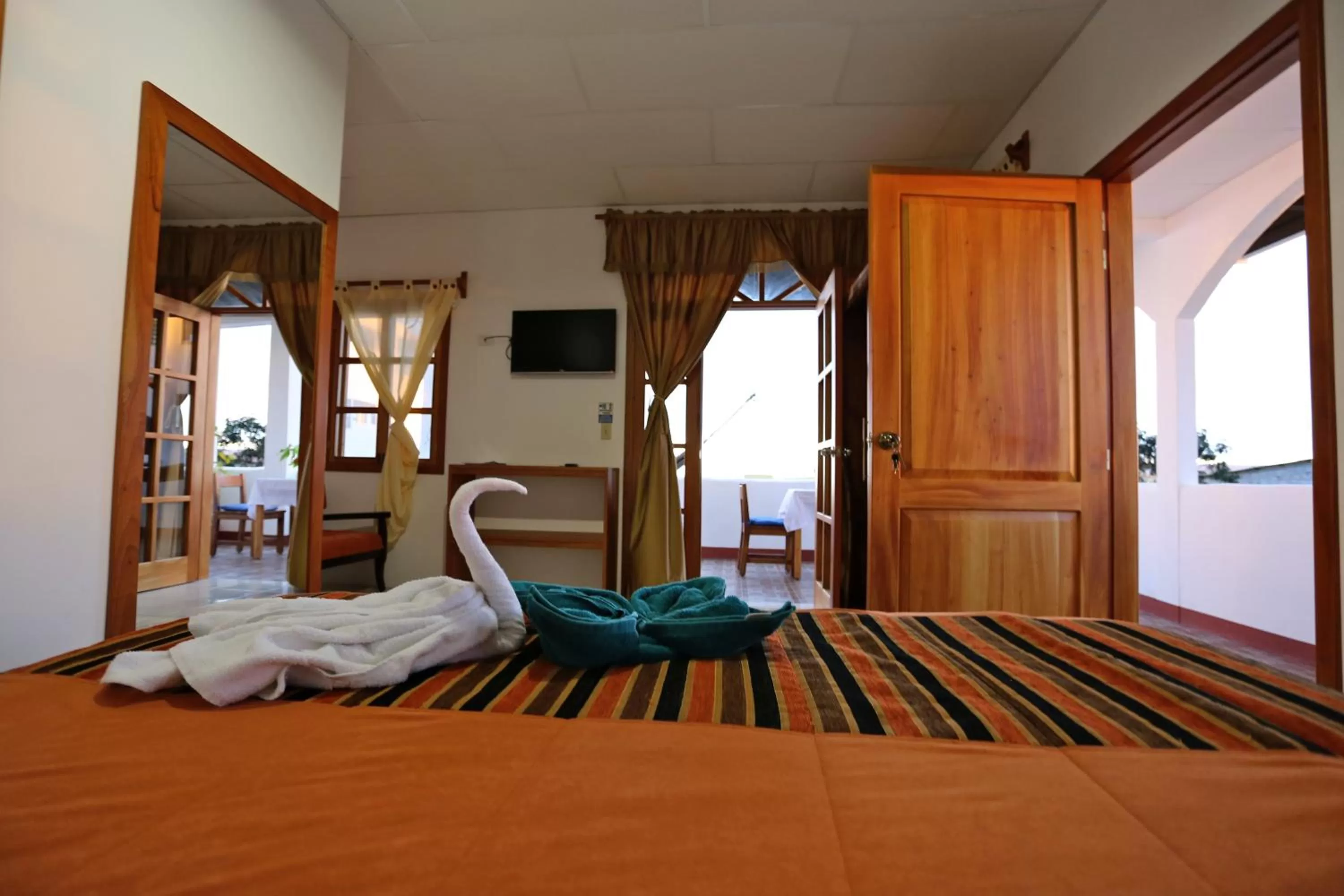 TV and multimedia, Room Photo in The Galapagos Pearl B&B