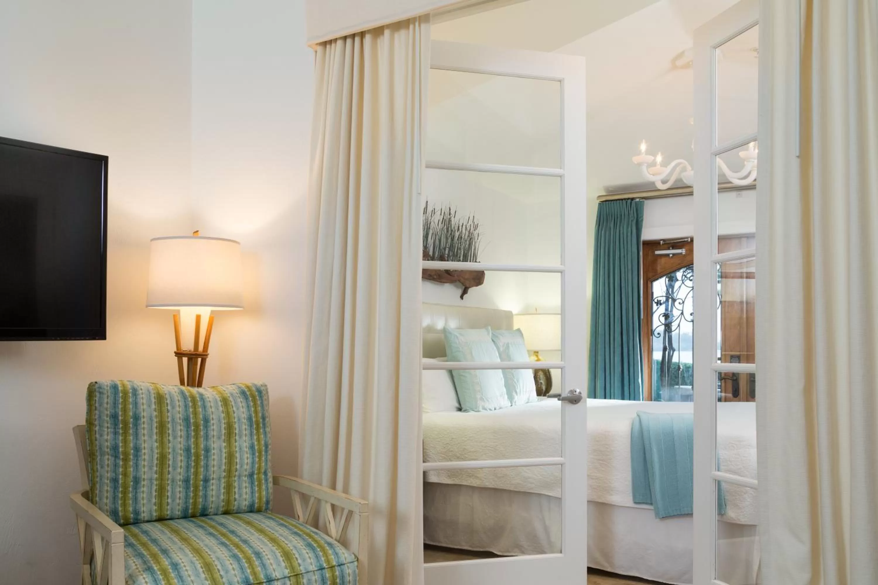 Bed in Black Dolphin Inn