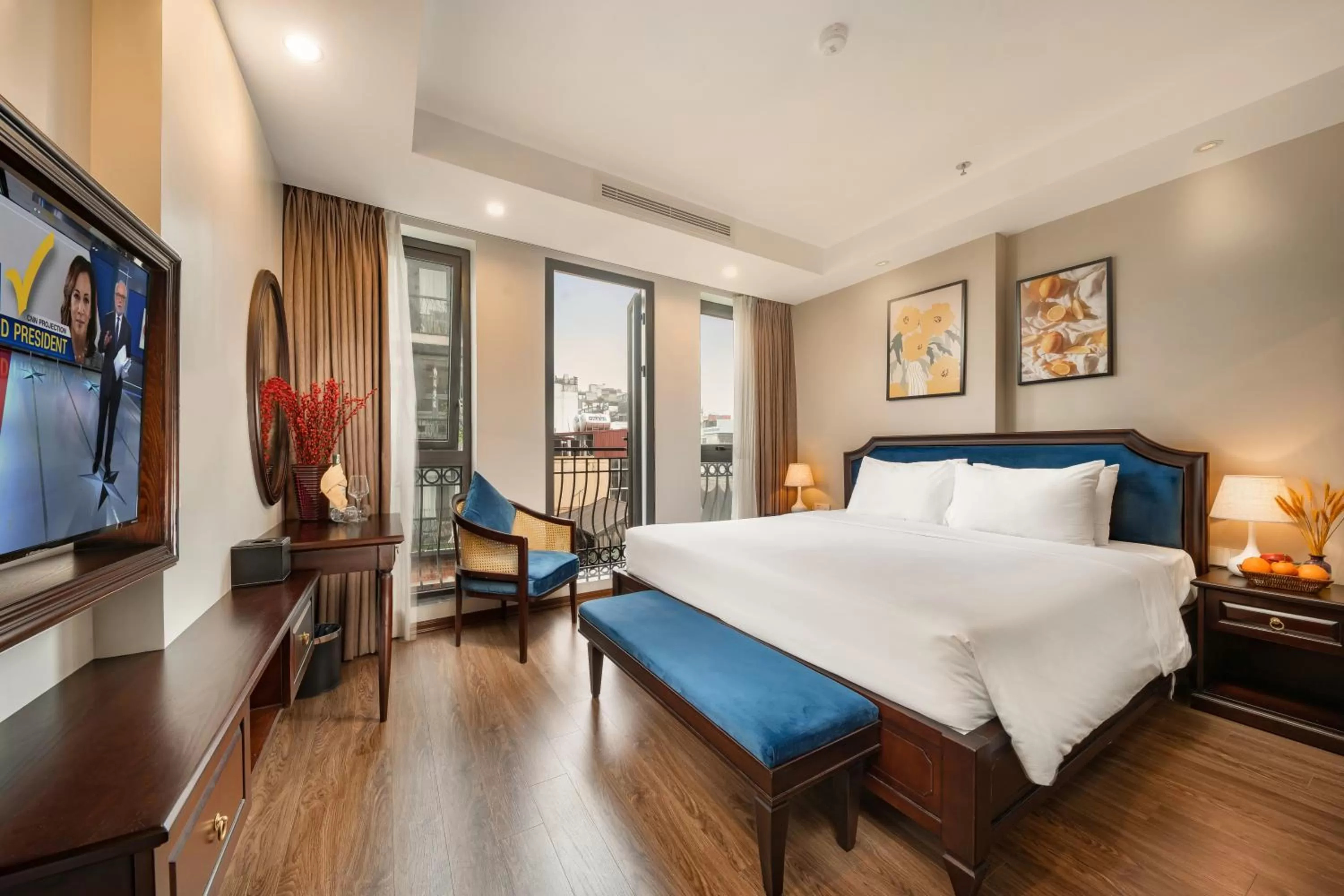 Communal lounge/ TV room, Bed in Hanoi Fiesta Grand Hotel and Spa