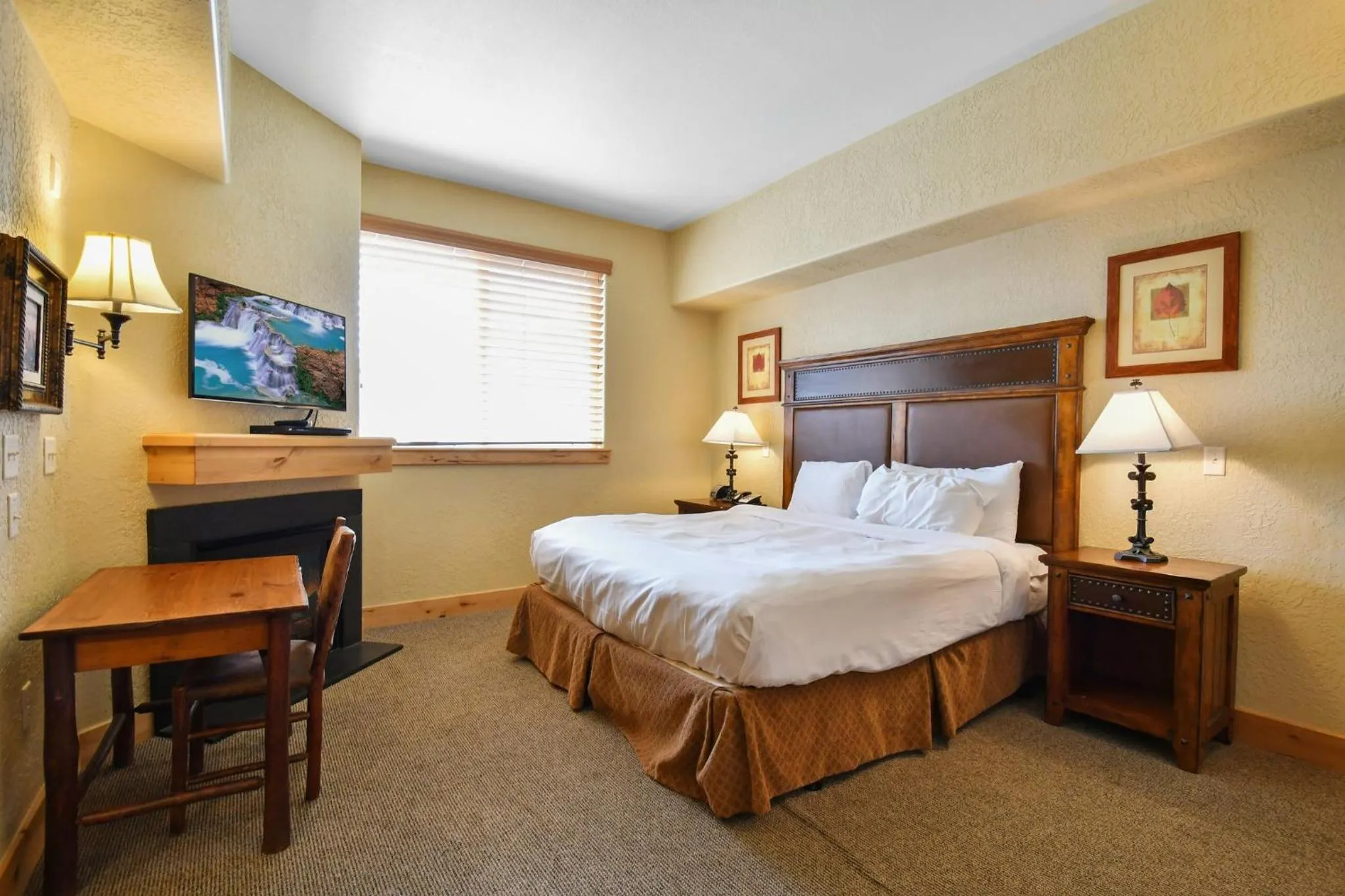 Photo of the whole room, Bed in Silverado Lodge, Park City - Canyons Village by Vail Resorts