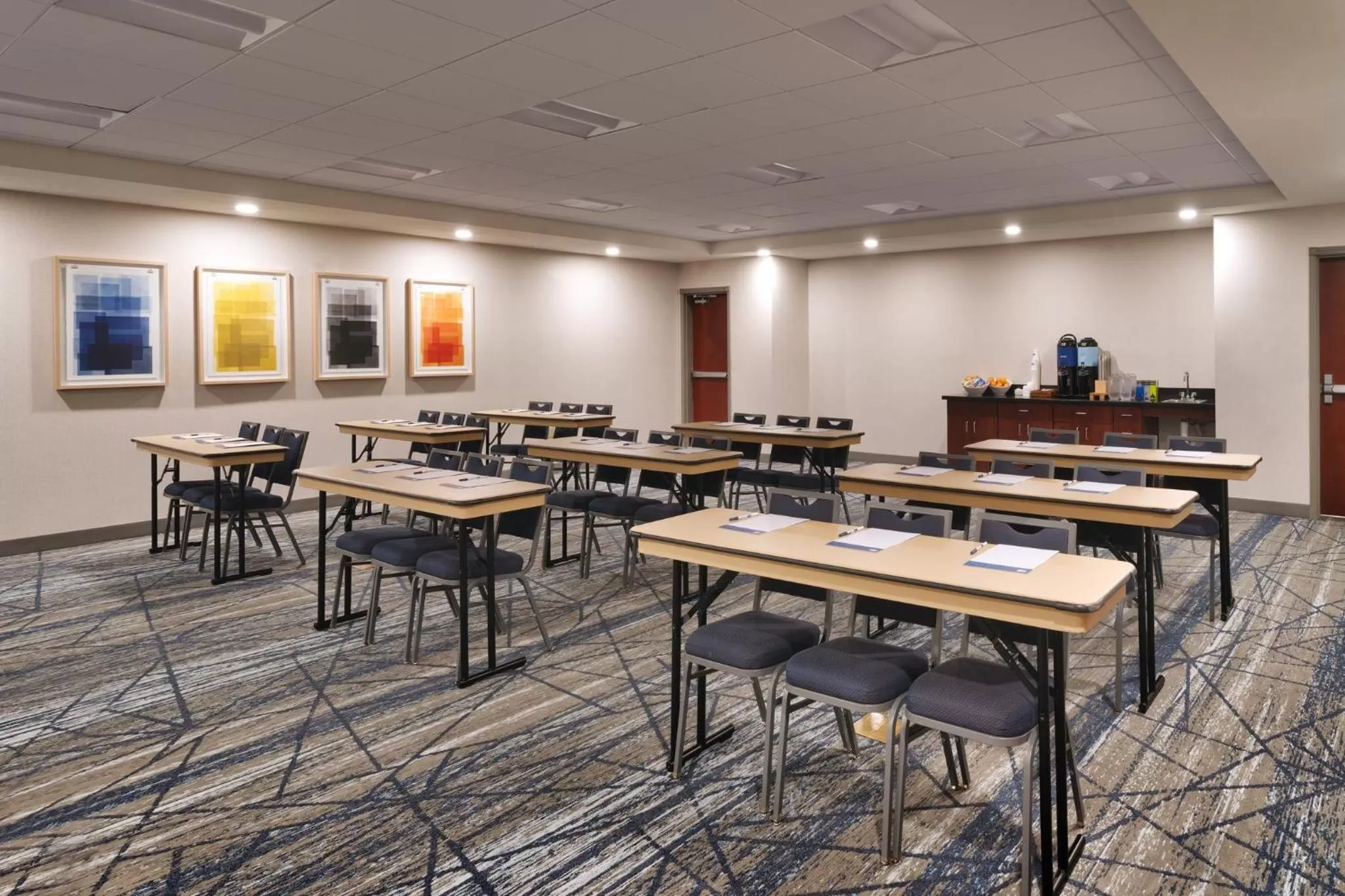Meeting/conference room in Holiday Inn Express and Suites Helena by IHG