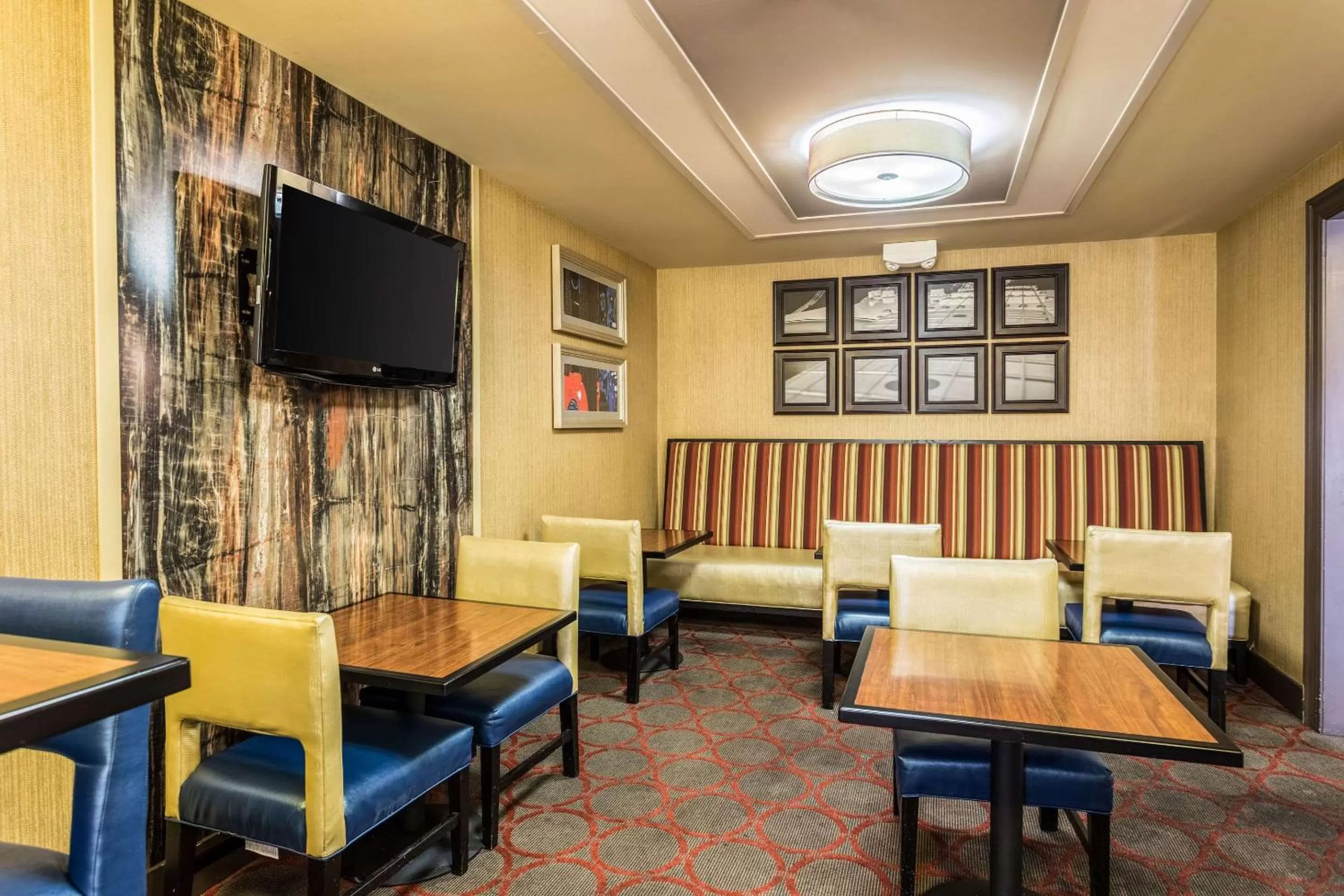 Restaurant/places to eat in Comfort Inn Tupelo Central