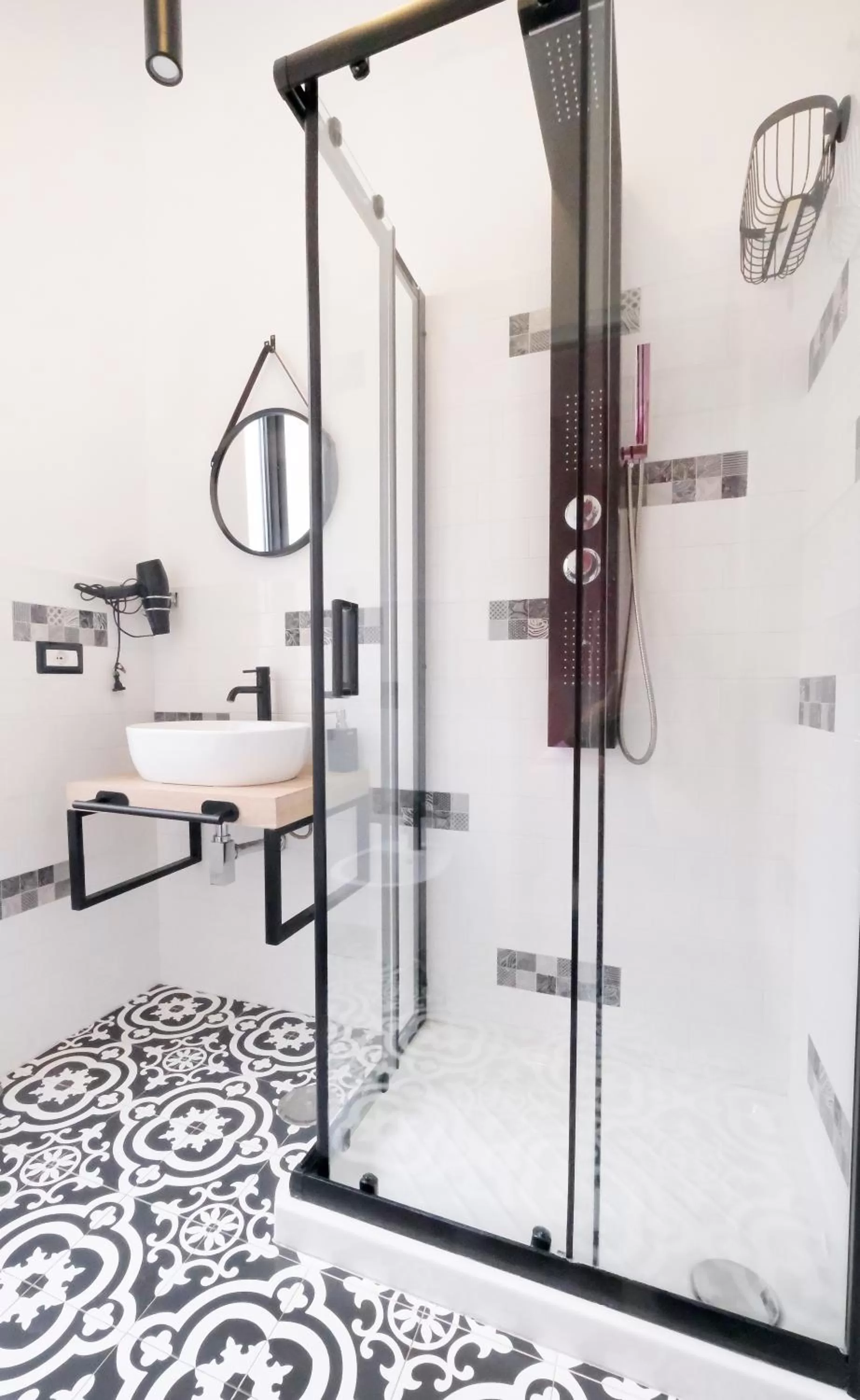 Bathroom in LH51 Rooms