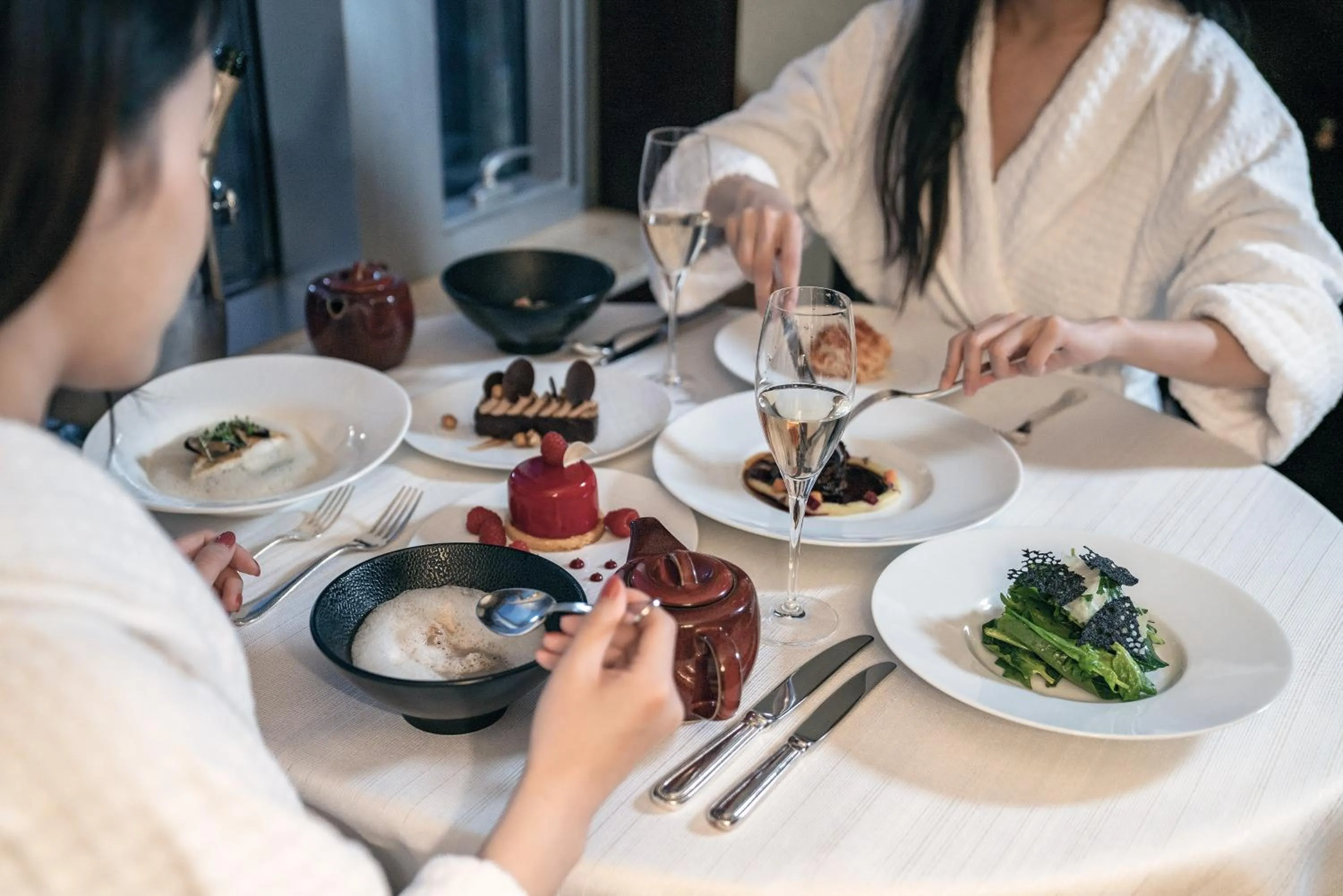 Food and drinks in Four Seasons Hotel Beijing