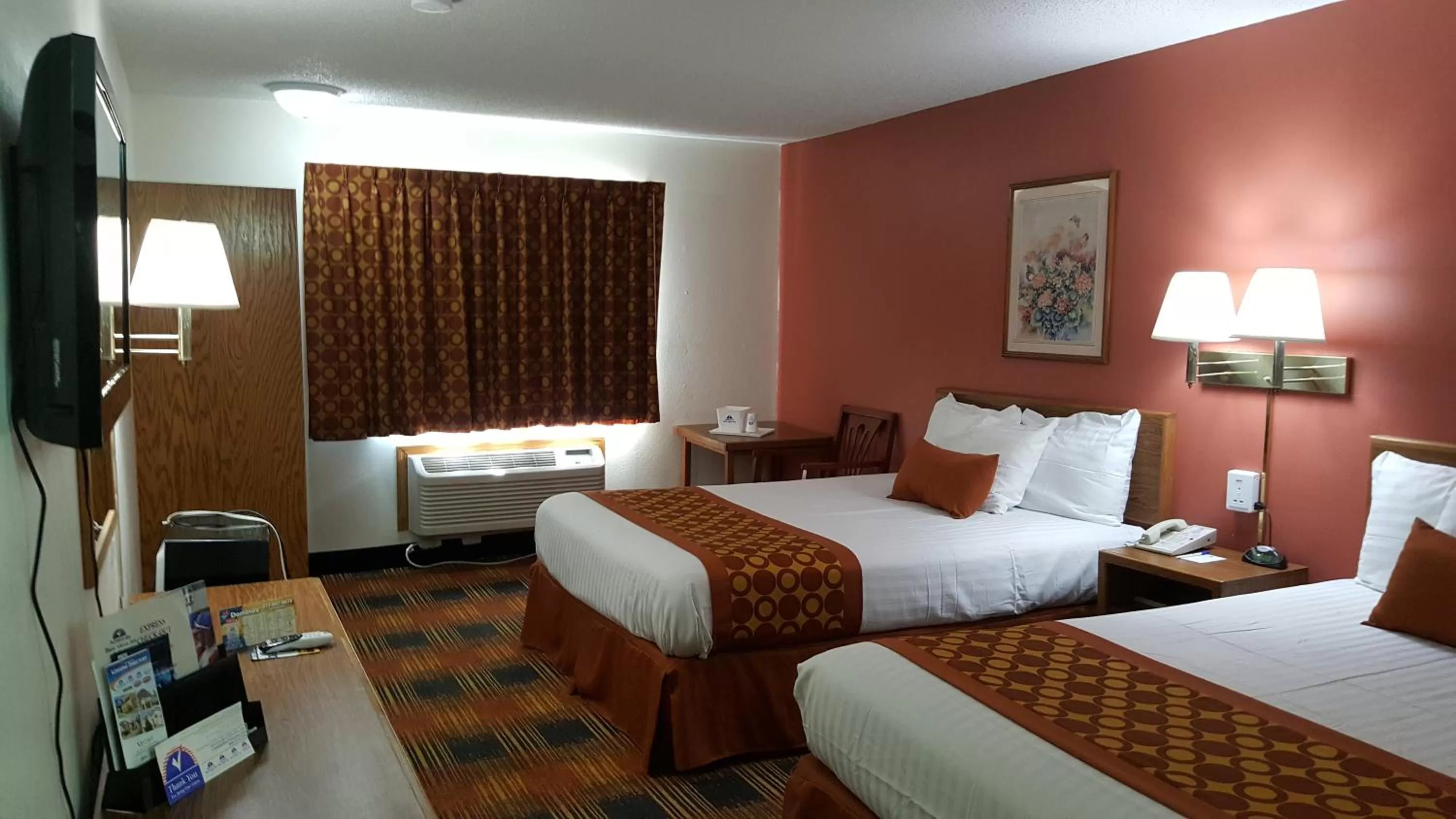 Bed in Americas Best Value Inn and Suites - Nevada