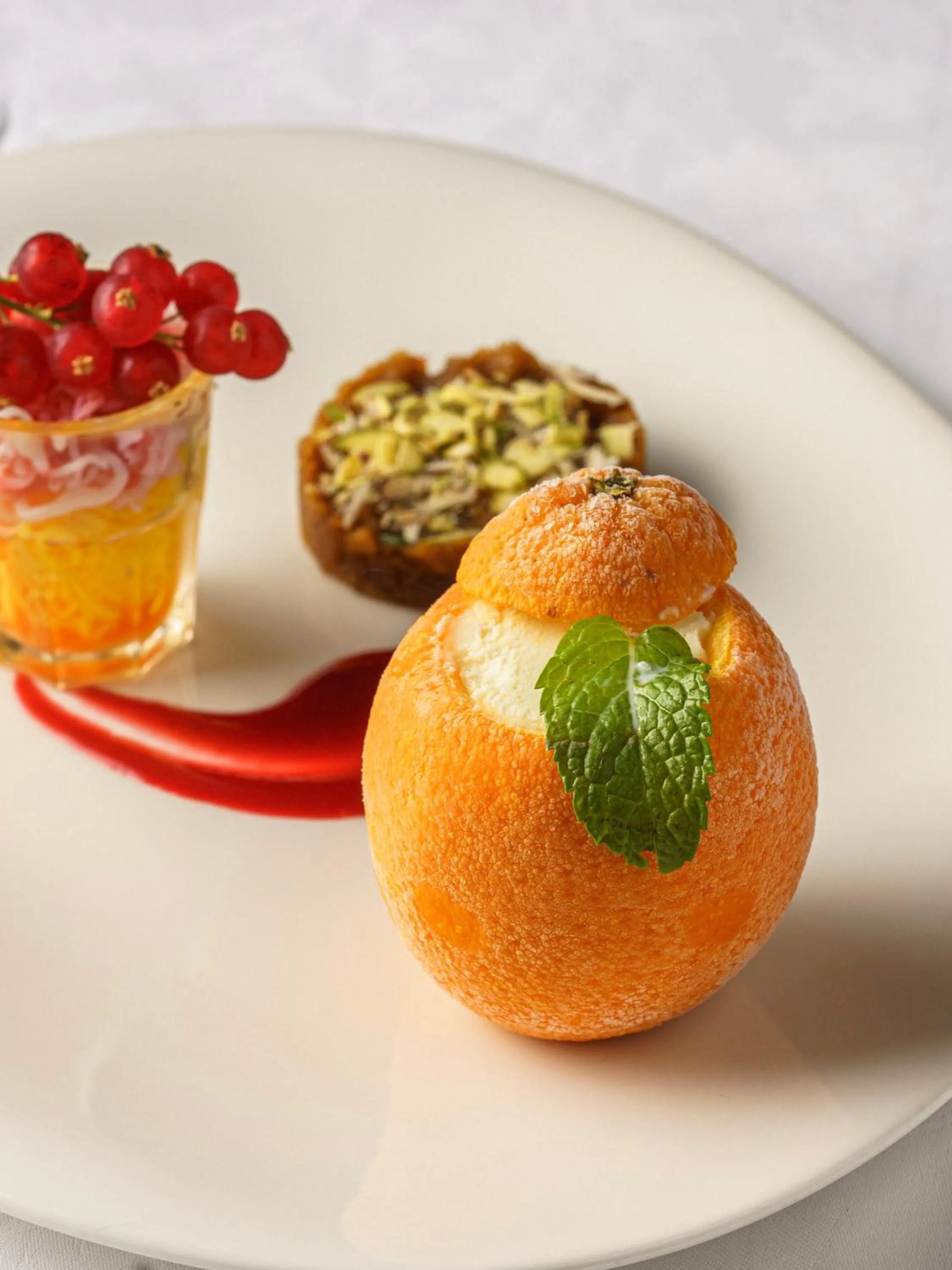 Restaurant/places to eat in Radisson Collection Muscat, Hormuz Grand