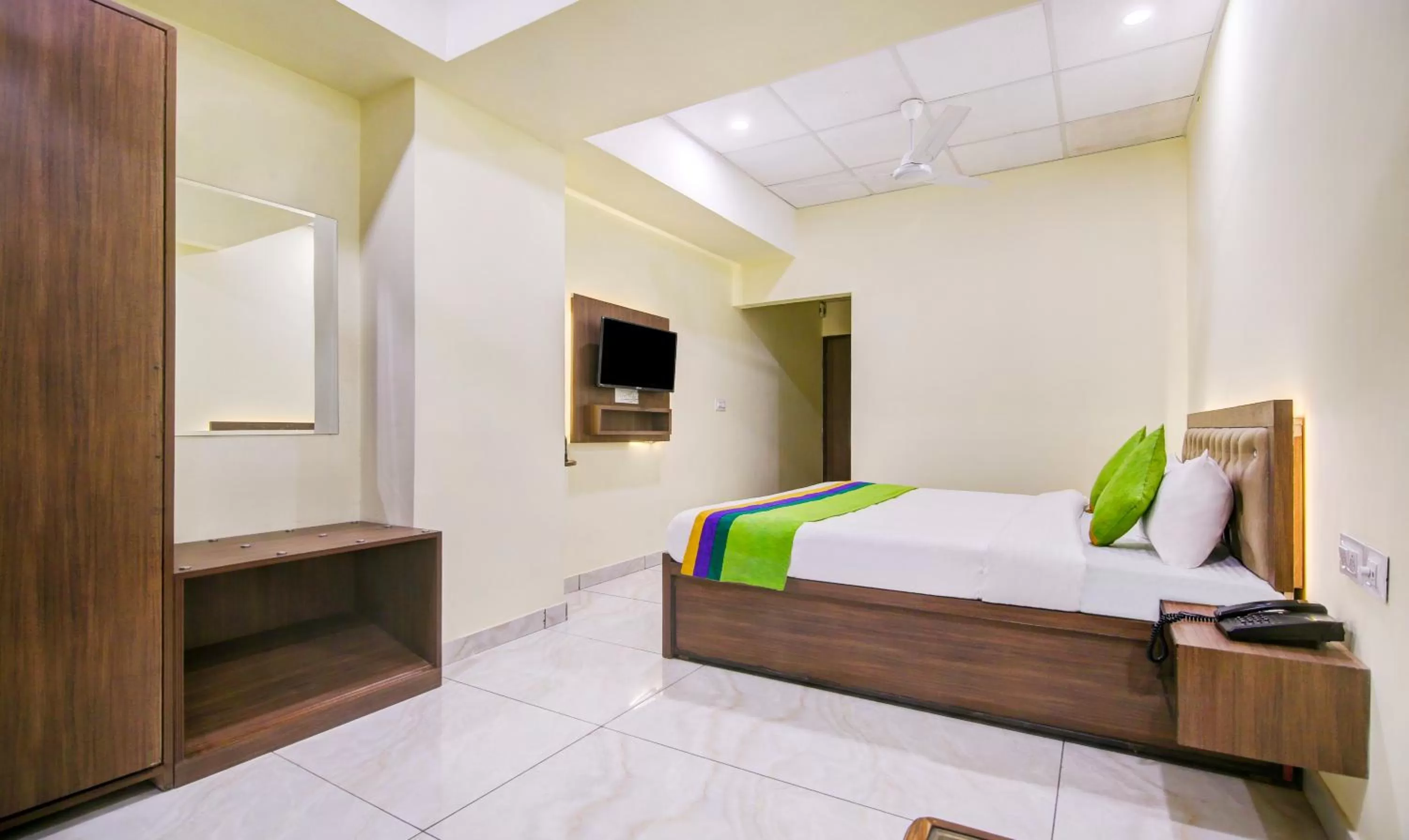 Bedroom, Bed in Itsy by Treebo - Oasis Inn