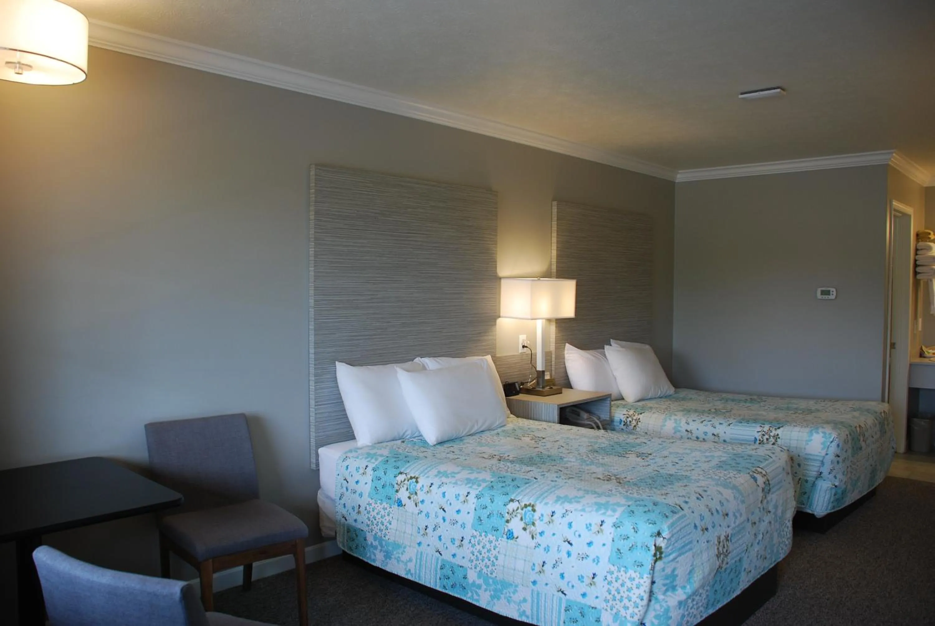 Photo of the whole room, Bed in Berlin Village Inn