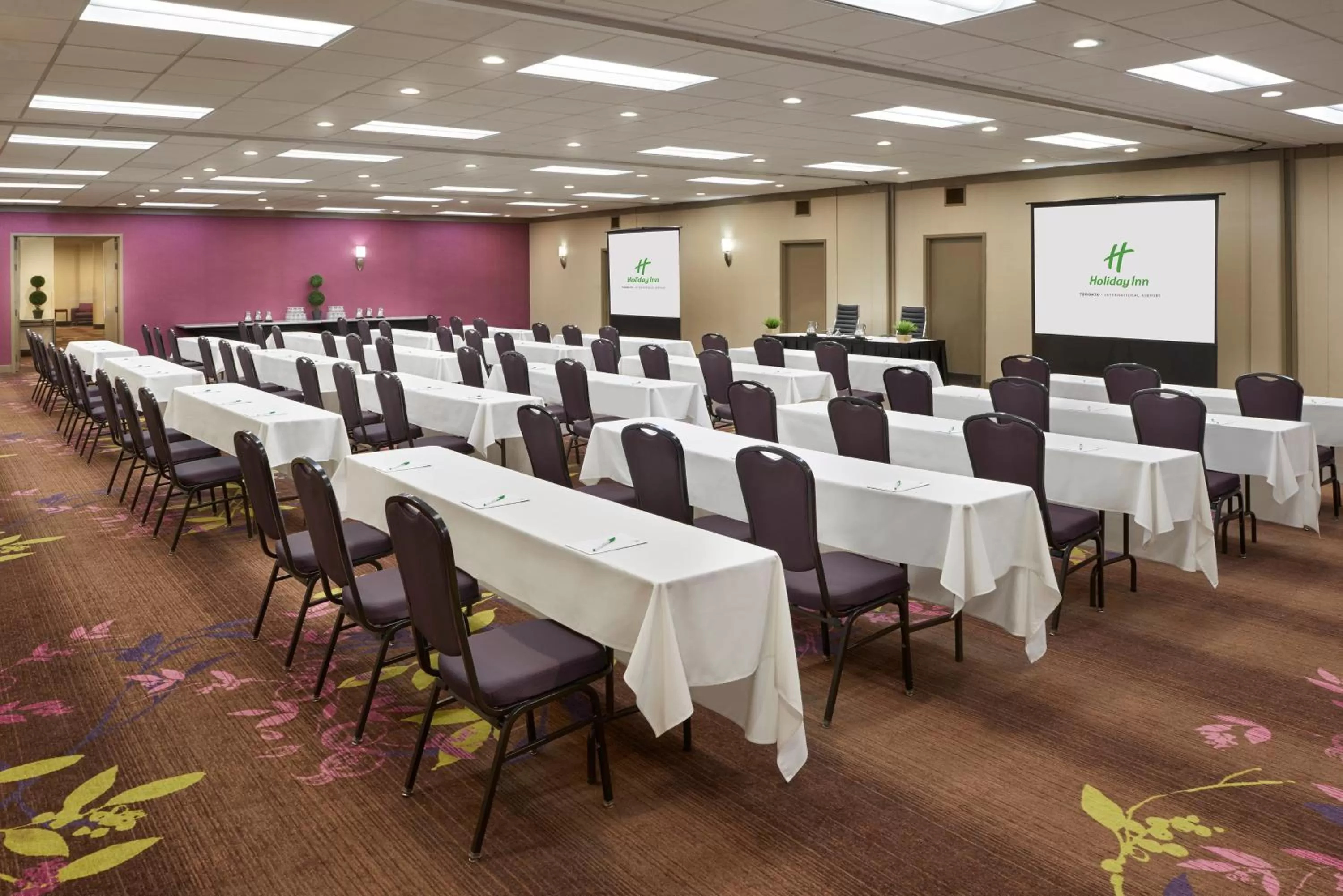 Meeting/conference room in Holiday Inn Toronto International Airport by IHG