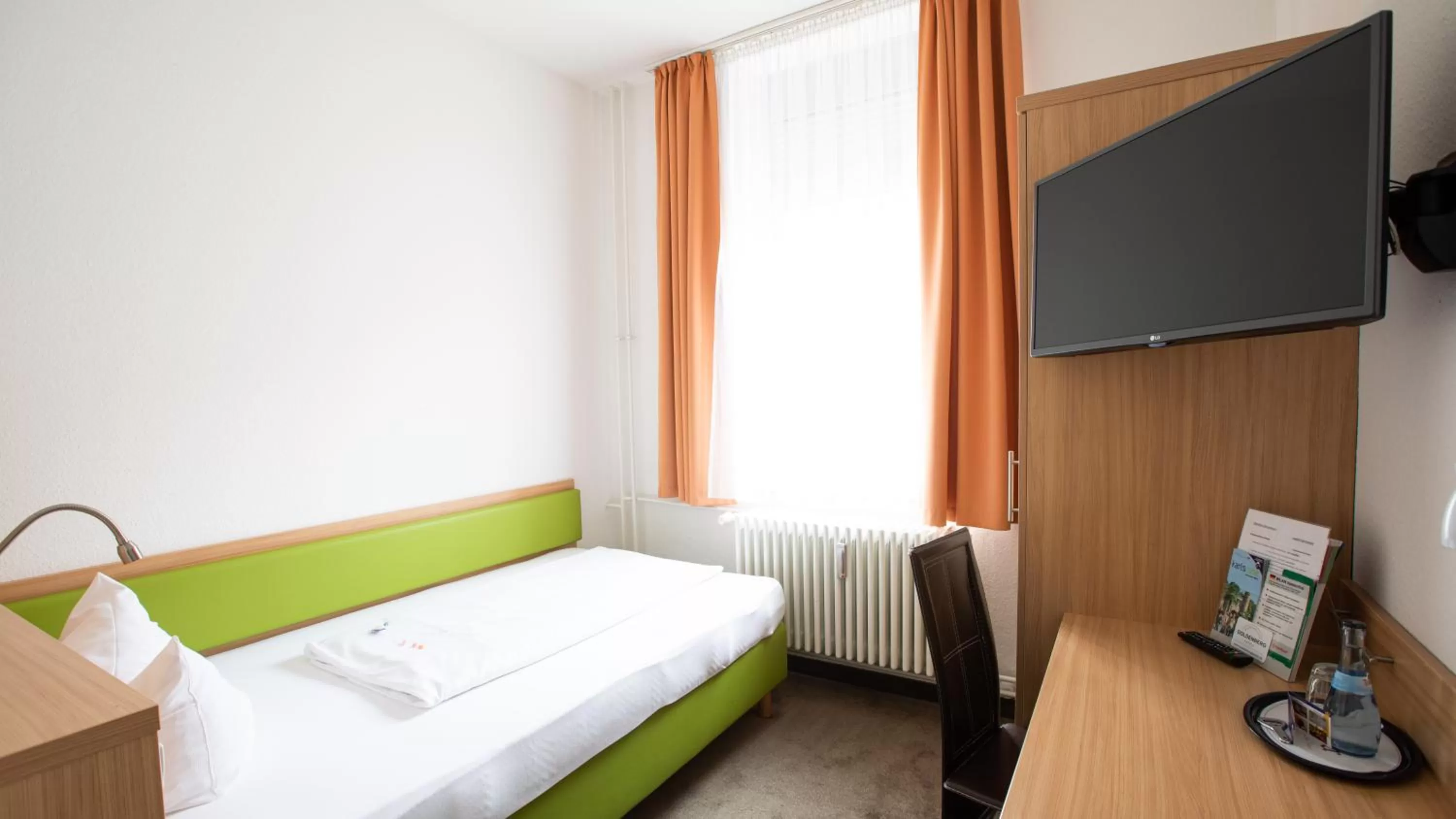 Bed in Hotel Astoria