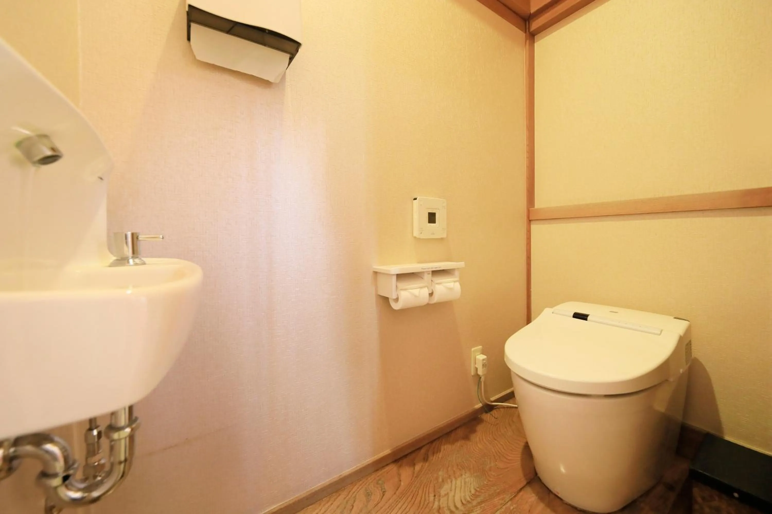 Toilet in Fuji Onsenji Yumedono