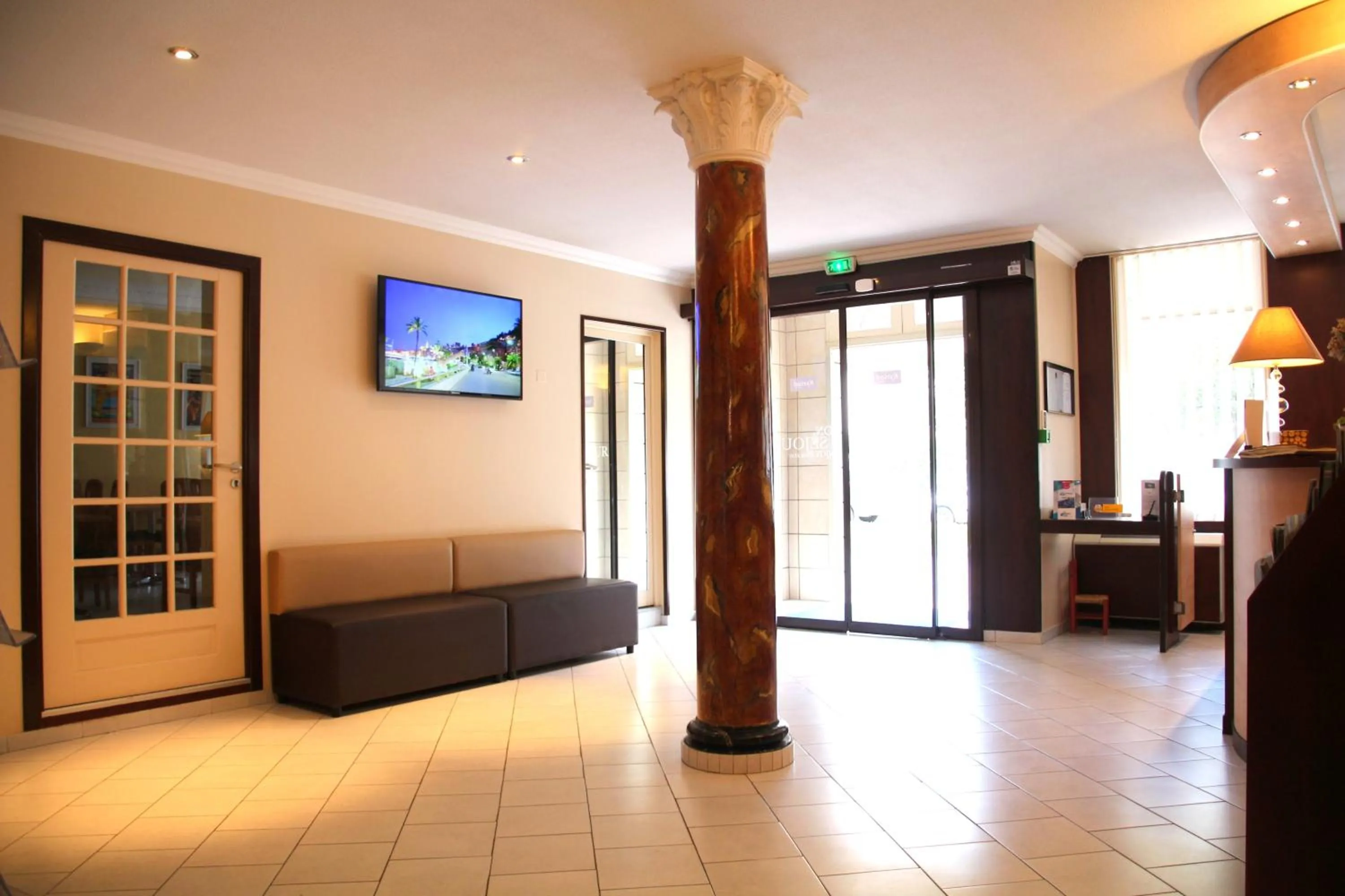 Lobby or reception in Hotel Menton Riviera