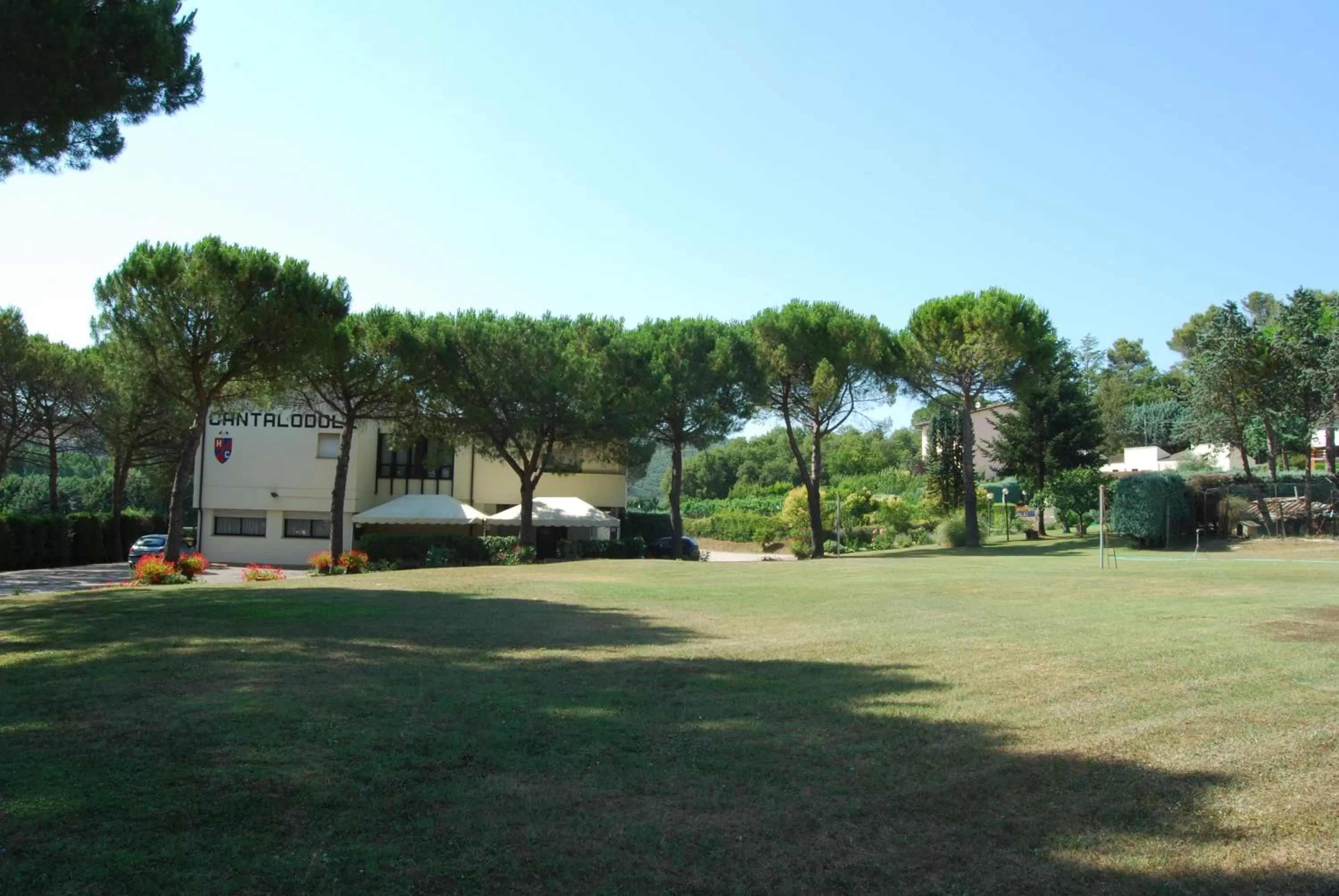 Property building in Hotel Cantalodole